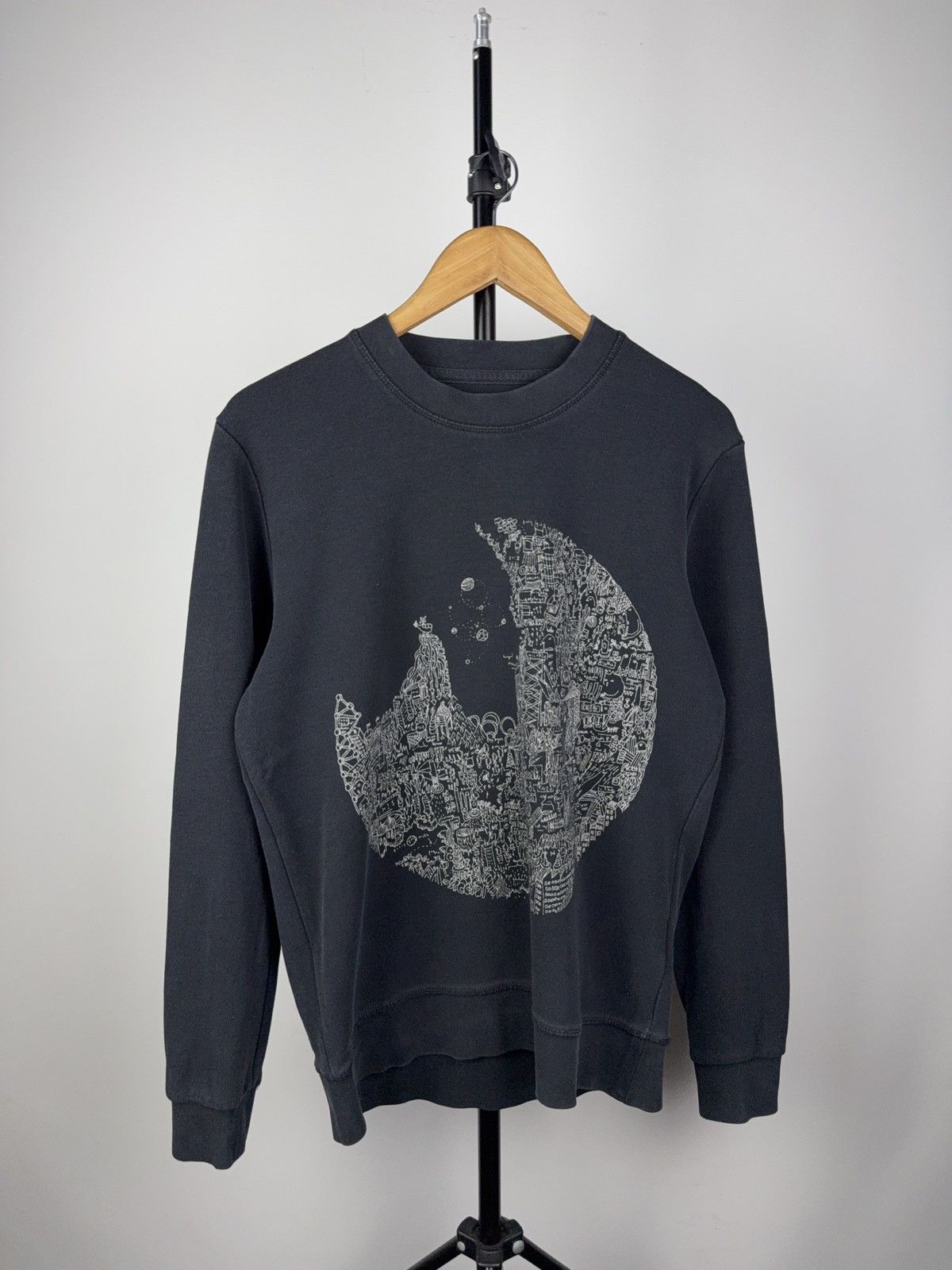 Selected Homme Selected Homme x Daniel van der Noon Moon Graphic sweatshirt Size US M / EU 48-50 / 2 - 1 Thumbnail