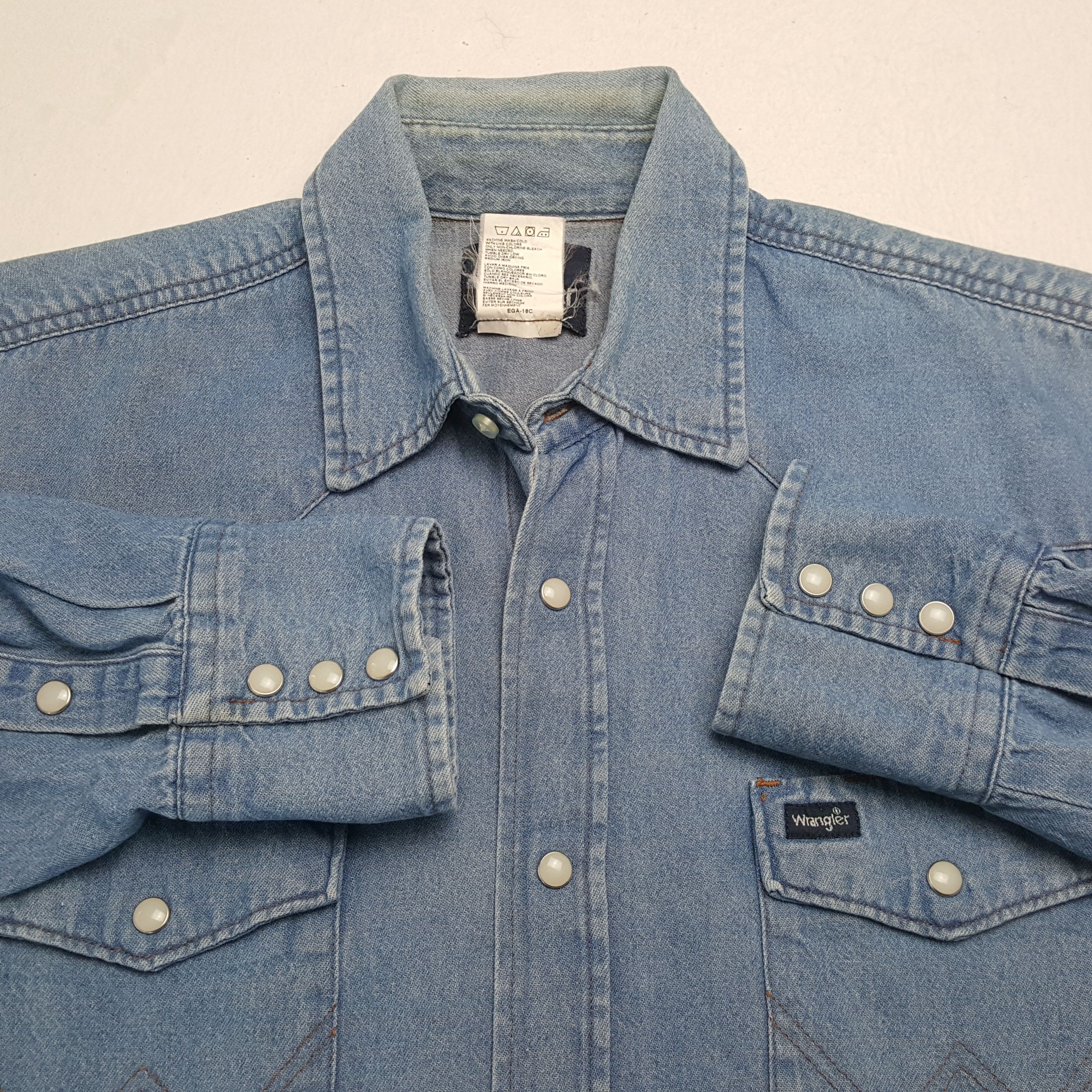 Vintage × Wrangler Vintage WRANGLER American Classic Style Denim Shirts Size US L / EU 52-54 / 3 - 7 Thumbnail