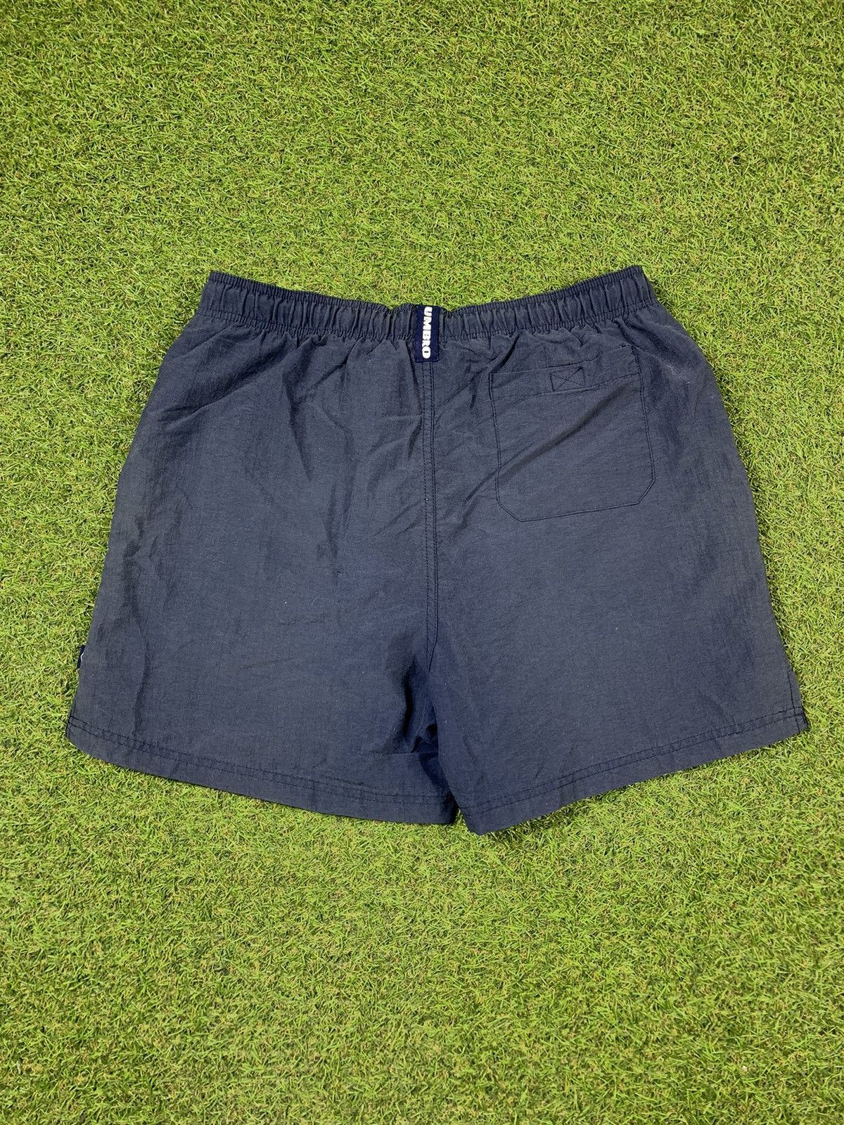 Umbro Vintage 90s Umbro shorts sun faded streetwear style size L Size US 34 / EU 50 - 5 Thumbnail