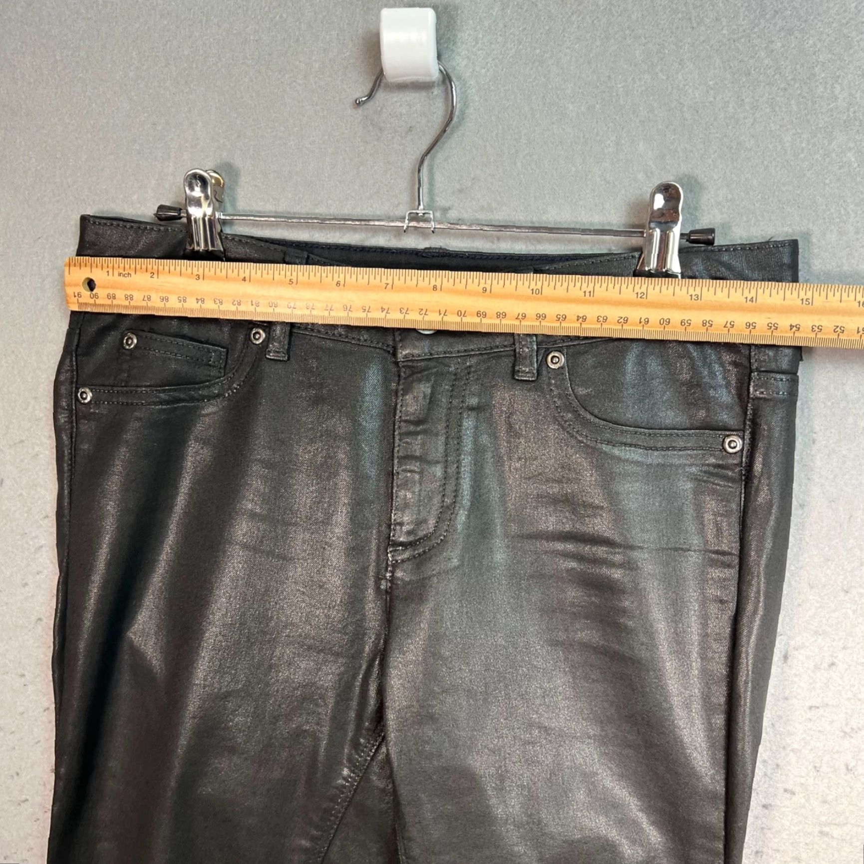 Vince Camuto VINTAGE Two By Vince Camuto Black Faux Leather Skinny Jeans Womens Size 25 / 0 Slim 30 Inseam Size 42" / US 20 - 4 Thumbnail