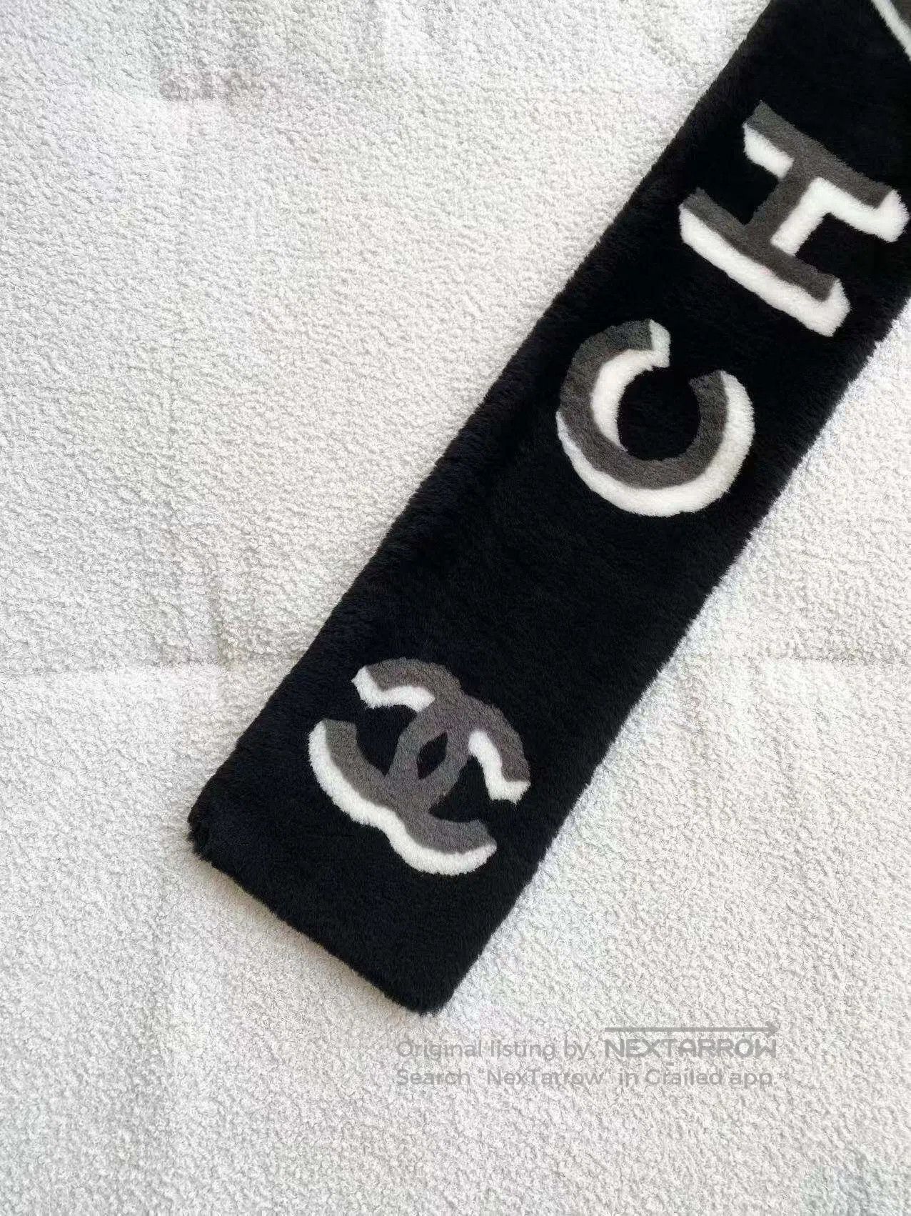 Chanel Chanel Black and white logo mink fur scarf| Size ONE SIZE - 3 Thumbnail