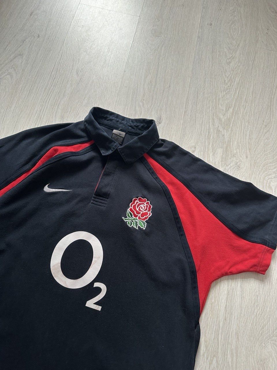 Nike VINTAGE NIKE ENGLAND RUGBY O2 SILVER TAB POLO JERSEY T SHIRT Size US L / EU 52-54 / 3 - 3 Thumbnail