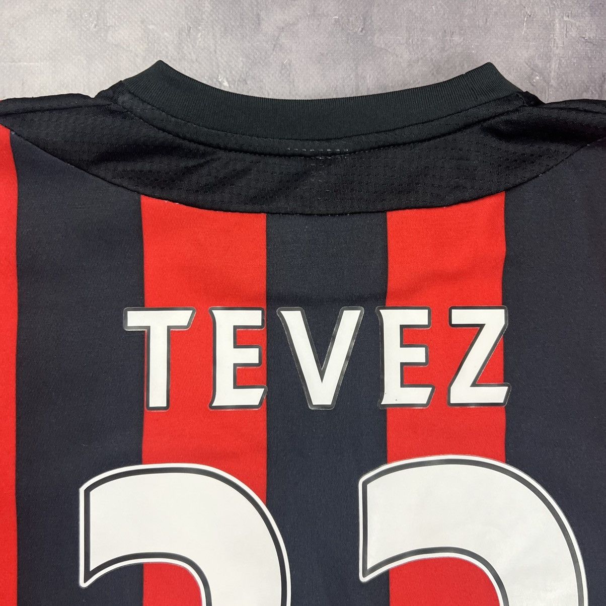 Umbro Rare! Carlos Tevez 32 Umbro Manchester City 00s Jersey Size US M / EU 48-50 / 2 - 7 Thumbnail
