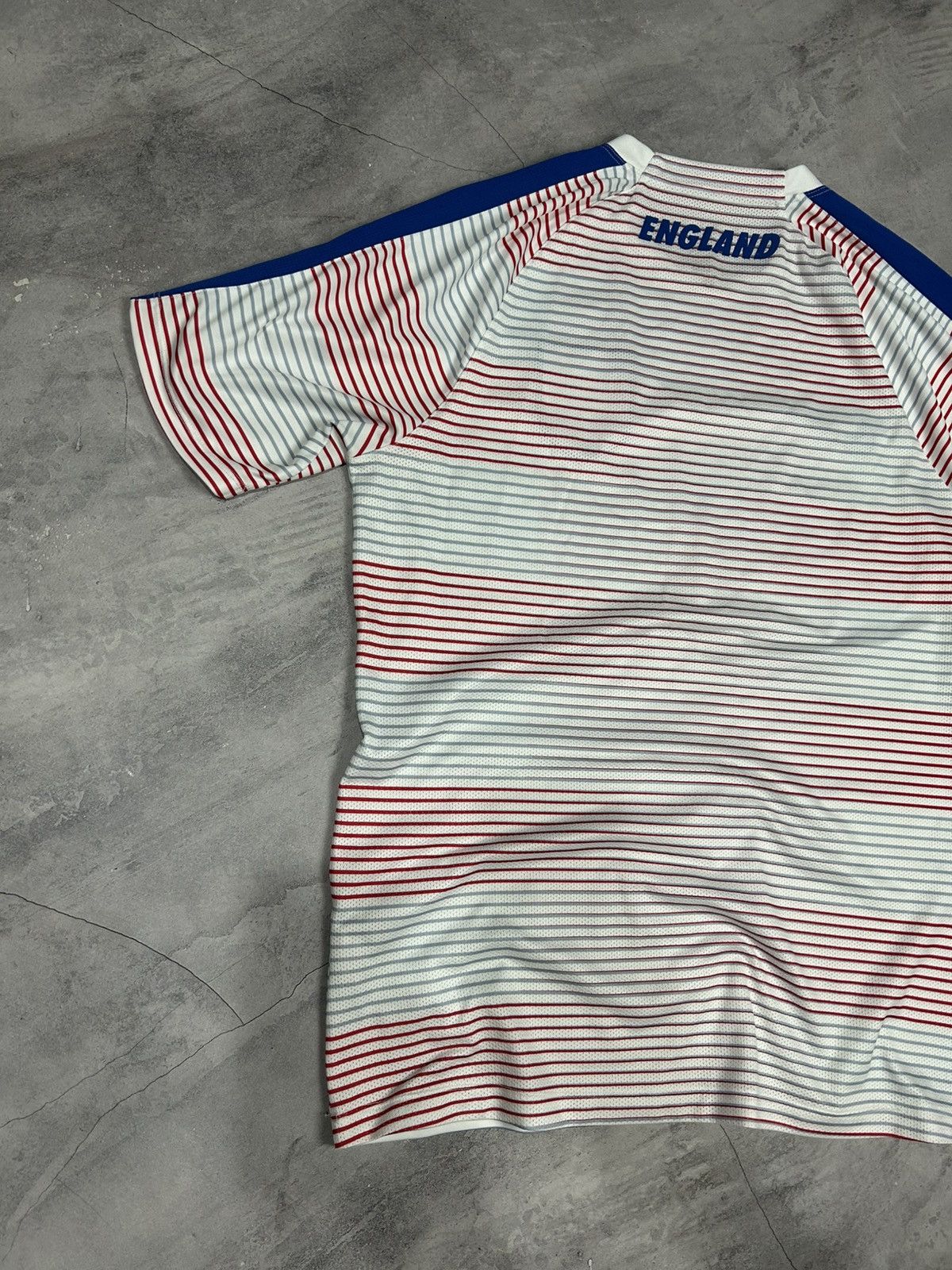 Nike ENGLAND JERSEY TRAINING SHIRT NIKE soccer jersey Size US L / EU 52-54 / 3 - 8 Thumbnail