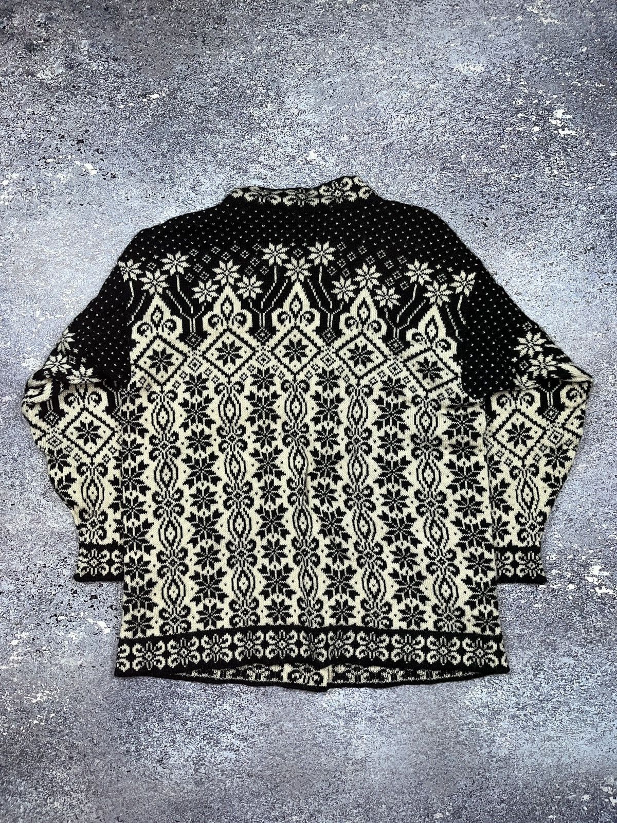 Dale Of Norway Vintage Dale Of Norway Cardigan Knitted Fair Isle Clasps Size US S / EU 44-46 / 1 - 6 Thumbnail