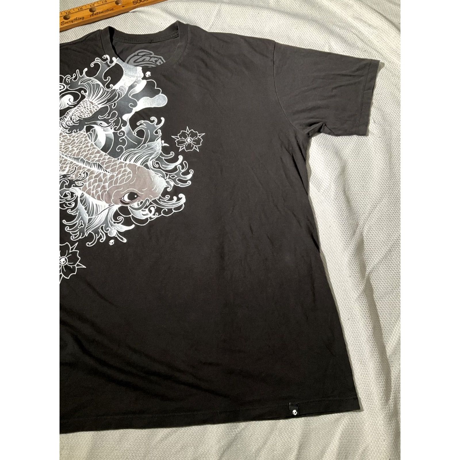Skullcandy VINTAGE Ink'd Skullcandy Shirt XL Black White Koi Fish Graphic Print Tee Casual Mens Size US XL / EU 56 / 4 - 5 Thumbnail