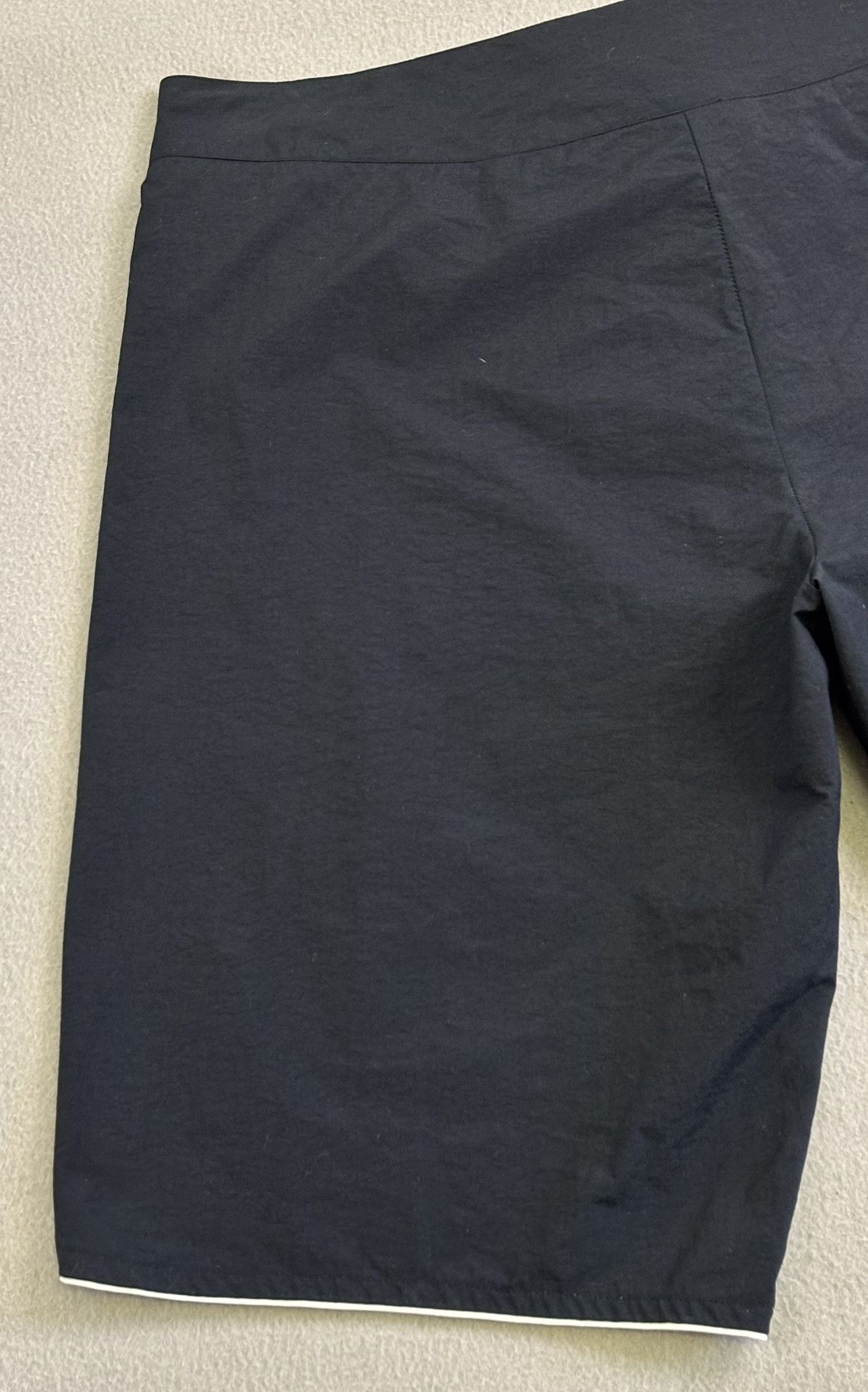 Burberry Burberry Black shorts size L Size US 35 - 10 Thumbnail