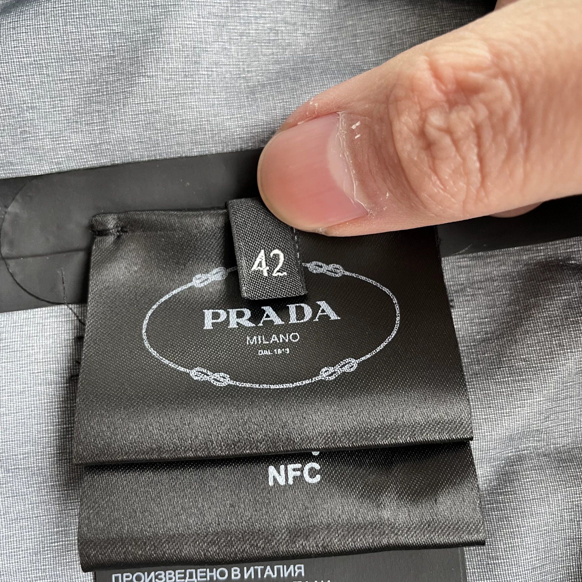 Prada PRADA SS22 Women's black logo hooded jacket 42 Size M / US 6-8 / IT 42-44 - 6 Thumbnail