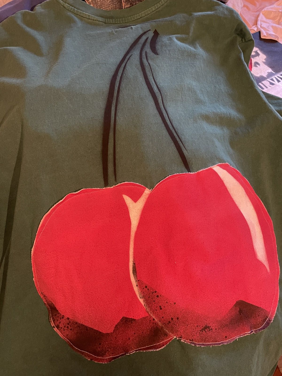 Levi's Levi’s “Cherries” T-Shirt Size US XL / EU 56 / 4 - 3 Thumbnail