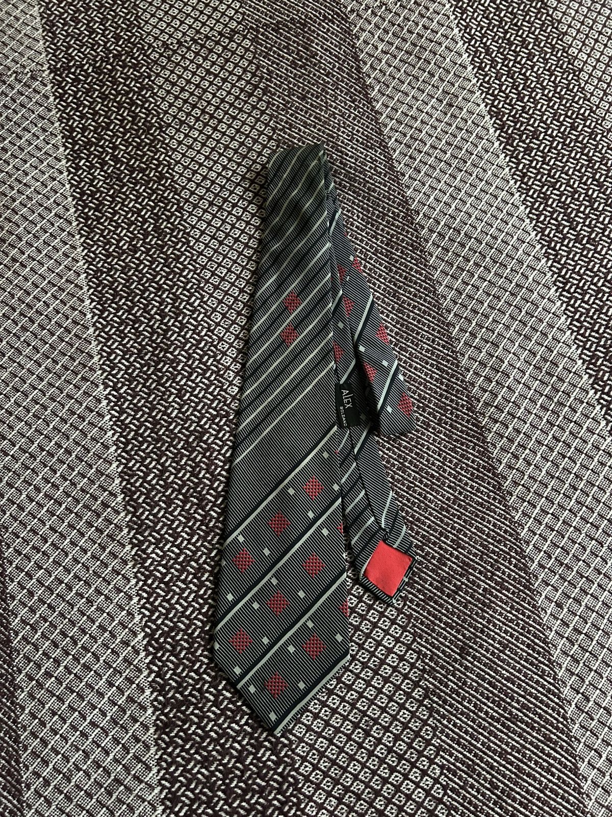 Yves Saint Laurent YvesSaintLaurent Paris Silk Tie 100% Seta Rare Solid Unisex Size ONE SIZE - 1 Thumbnail
