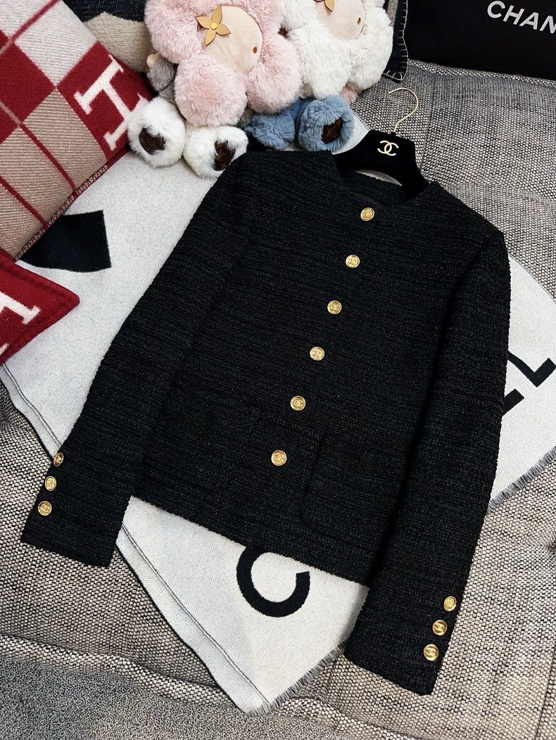 Chanel Chanel 23A black beaded striped two-pocket gold buckle wov Size XS / US 0-2 / IT 36-38 - 1 Thumbnail