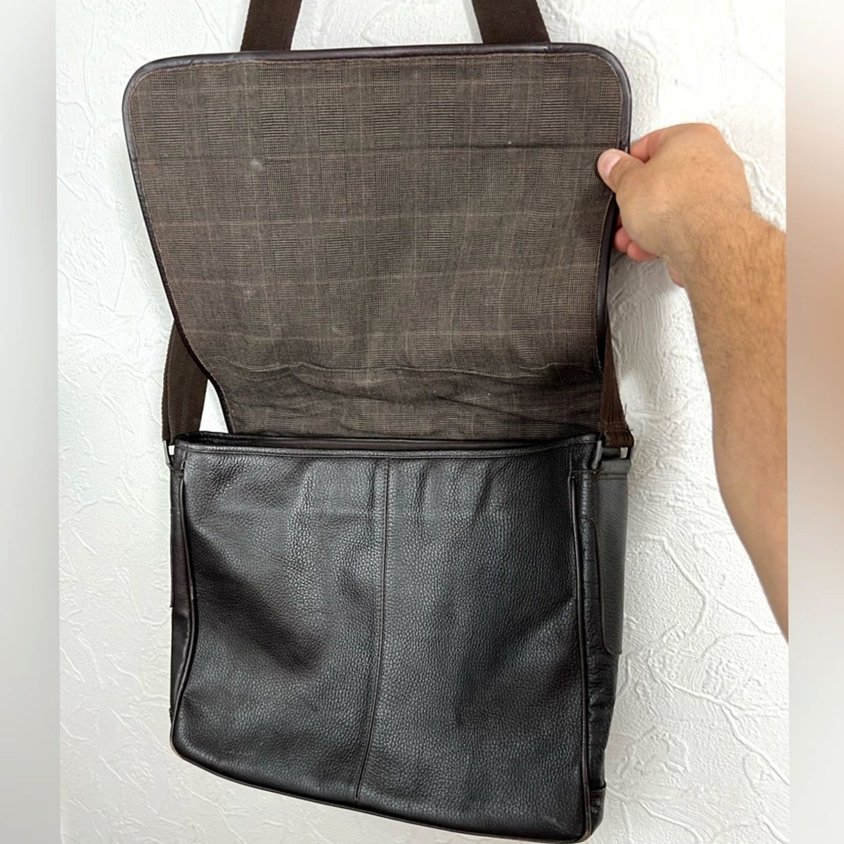 Vintage Arturo Calle Genuine Espresso Leather Shoulder Bag Cross Body Made In Columbia Unisex Adults Brown Leather Bag Shoulder Mens Womens Size ONE SIZE - 3 Thumbnail