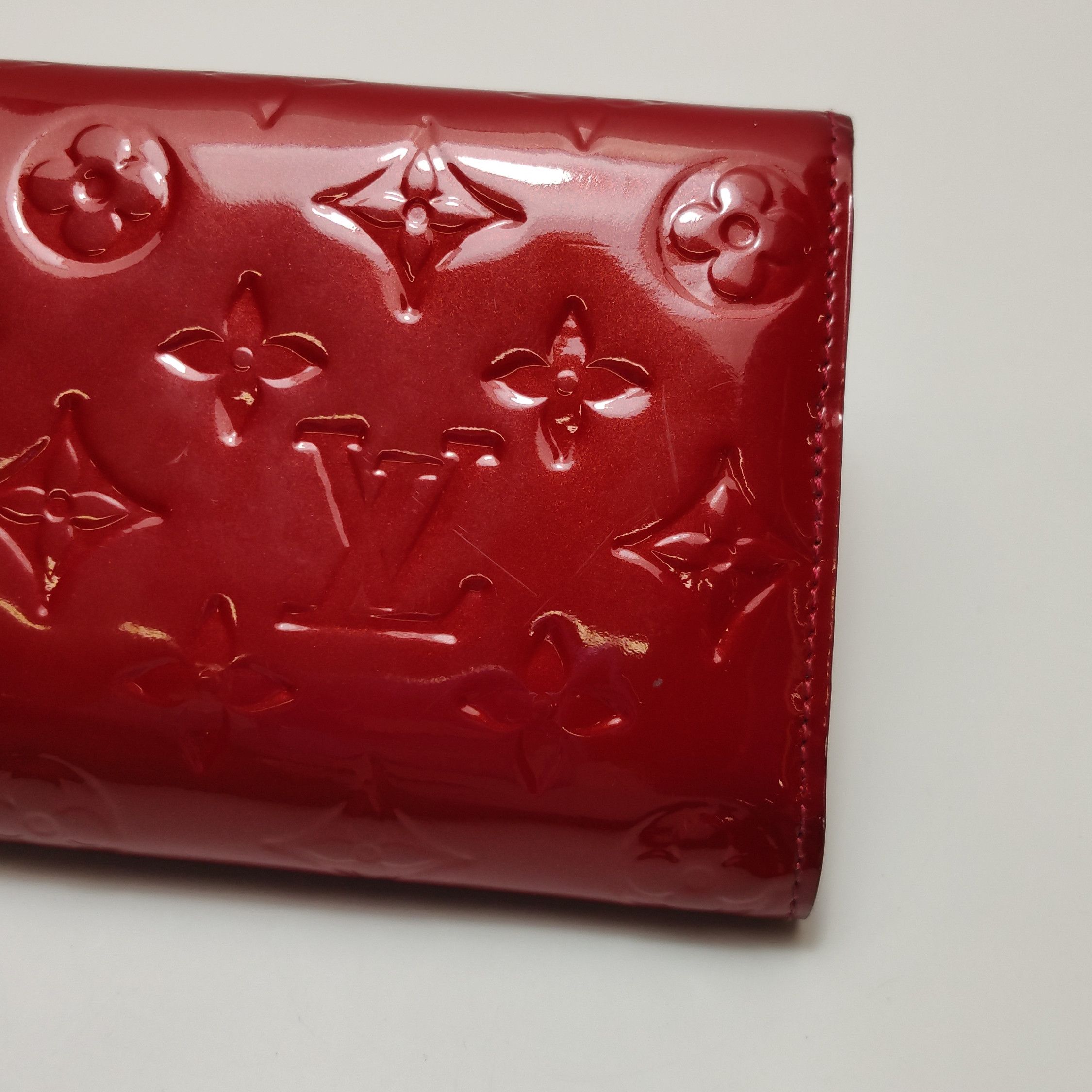 Louis Vuitton Louis Vuitton (LV) Cowhide patent leather embossed monogram Size ONE SIZE - 6 Thumbnail