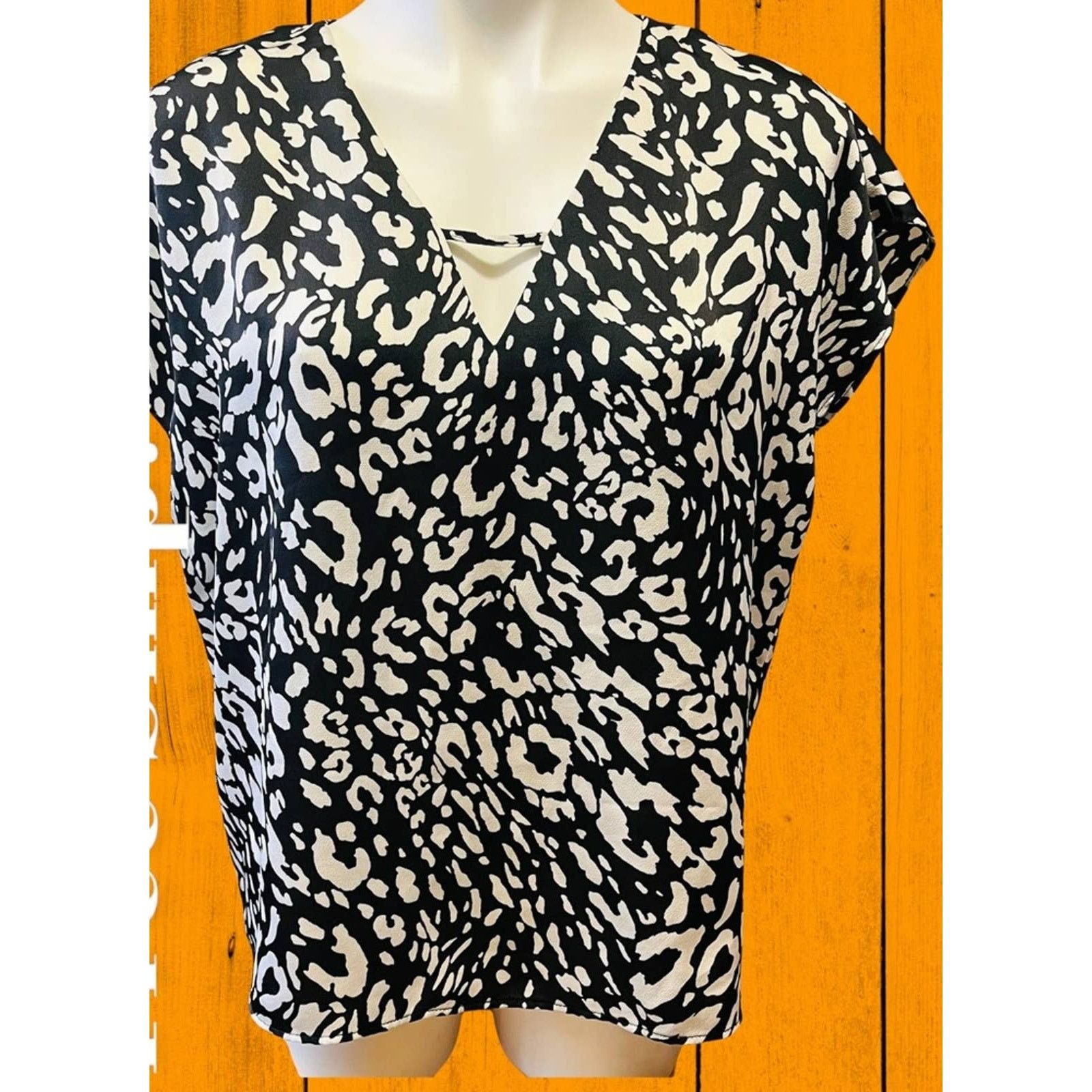 Forever 21 Y2K Forever 21 Cheetah Print Blouse Women's Large Loose Fit Size L / US 10 / IT 46 - 1 Thumbnail