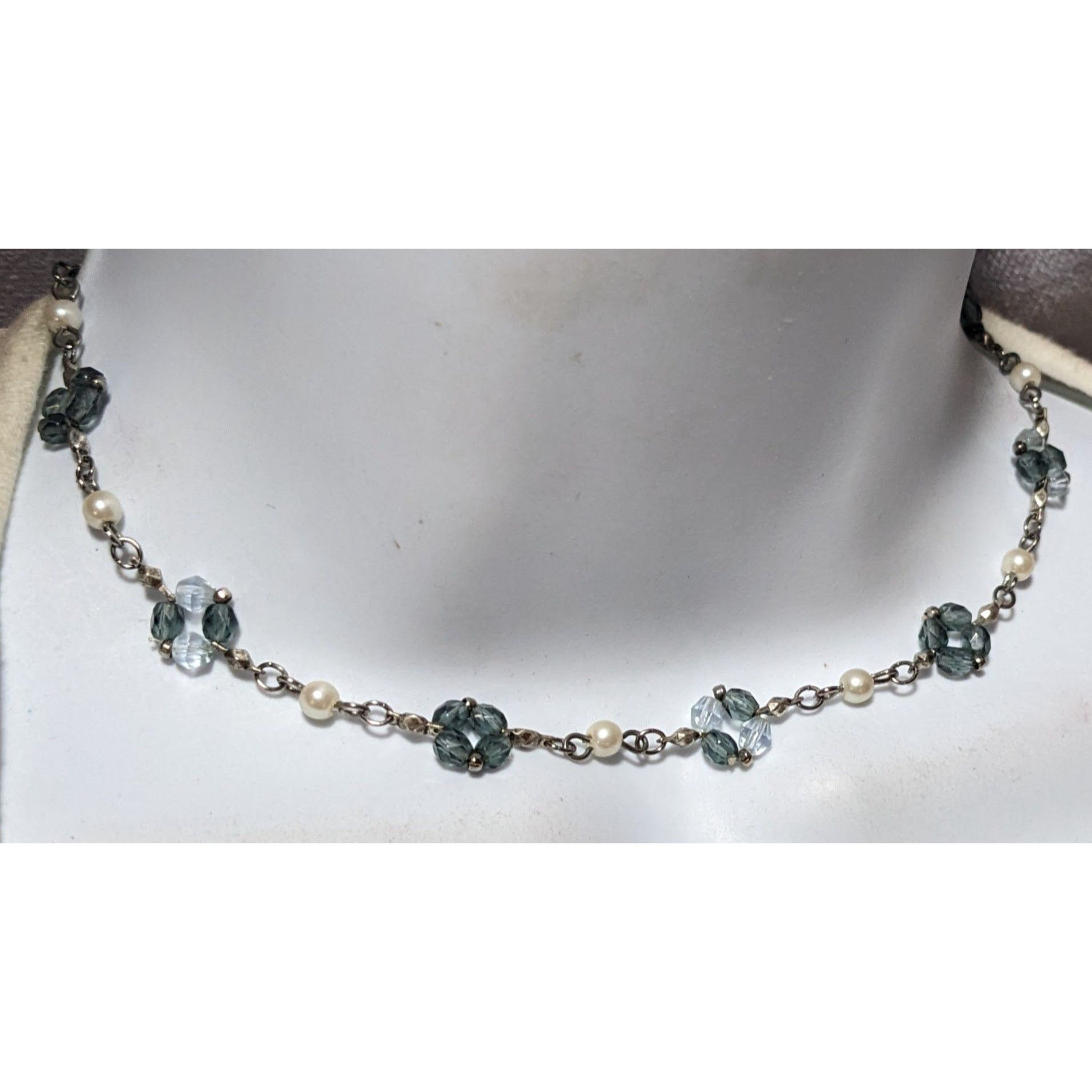 Other Minimalist Handmade Beaded Floral Necklace Size ONE SIZE - 6 Thumbnail