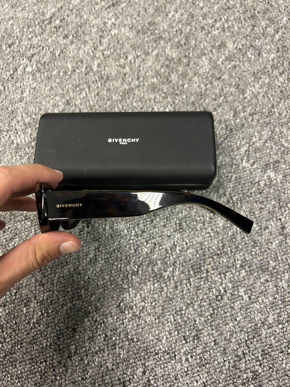 Givenchy Givenchy Unisex sunglasses Size ONE SIZE - 2 Thumbnail
