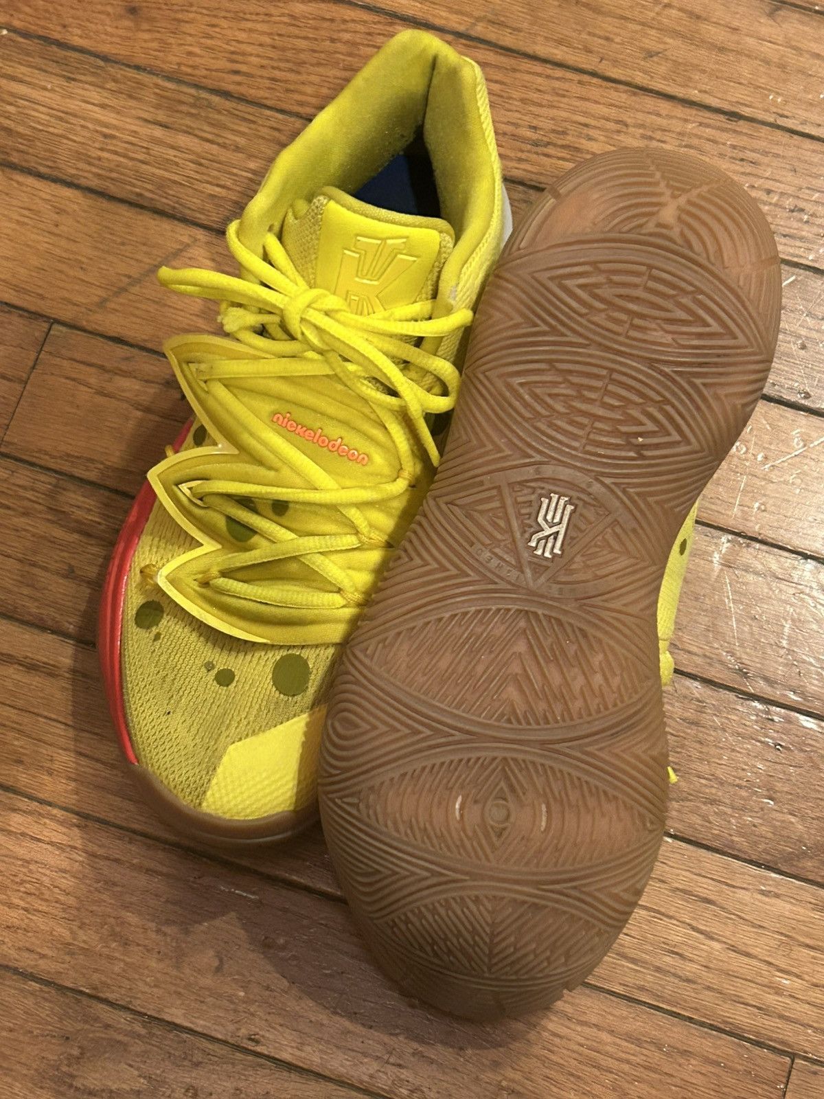 Nike Nike SpongeBob SquarePants x Kyrie 5 Size US 7.5 / EU 40-41 - 10 Thumbnail