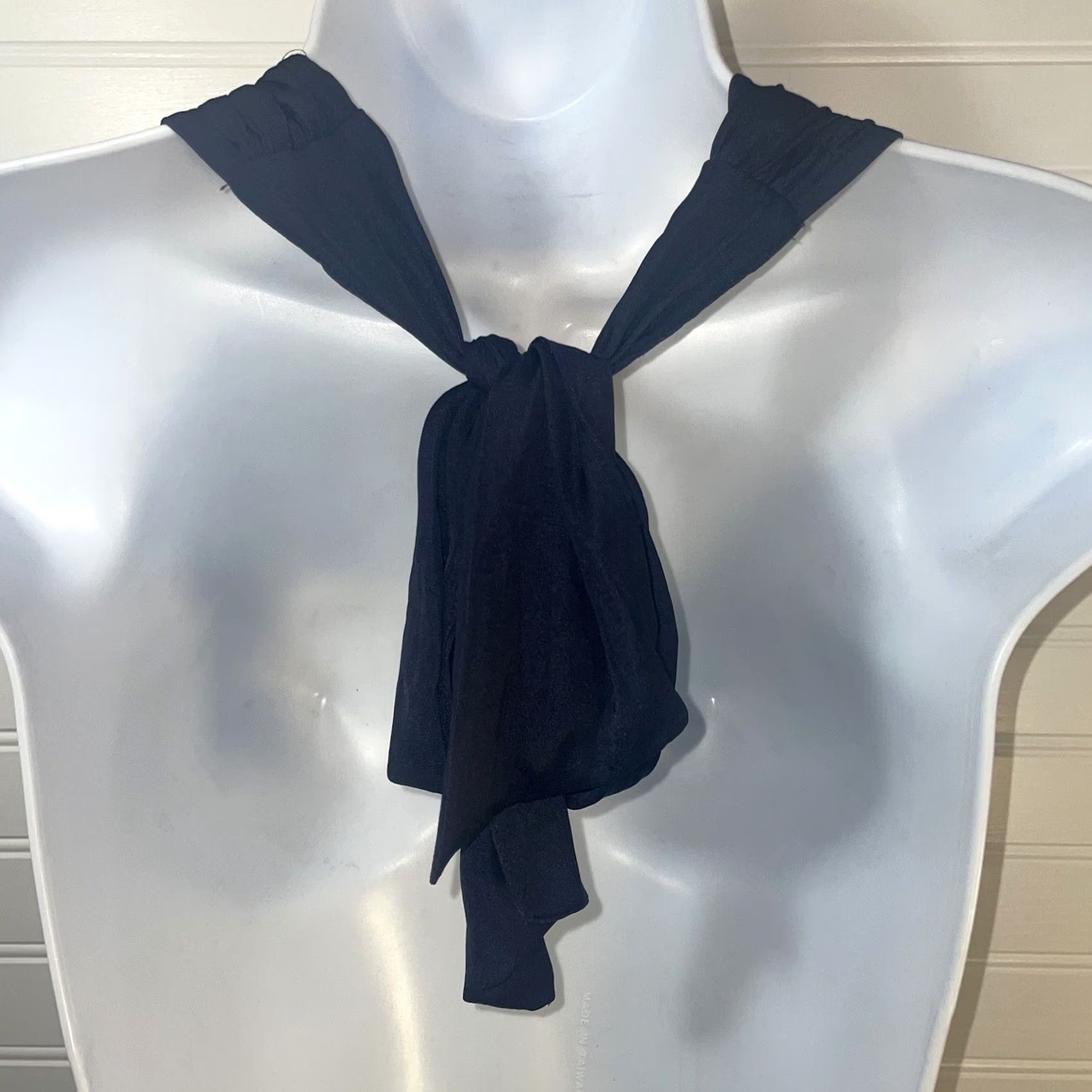 Banana Republic Banana Republic Blouse Sleeveless Tie Neck V-Neck Dark Blue NWT Small Women Regular Fit XS? Size S / US 4 / IT 40 - 3 Thumbnail