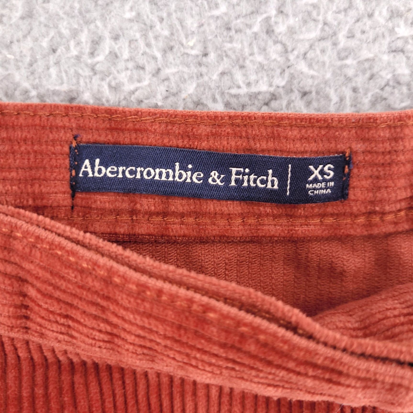 Abercrombie & Fitch Abercrombie Corduroy Skirt Womens XS Red Size 26" / US 2 / IT 38 - 4 Thumbnail
