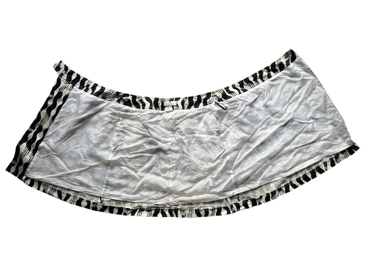Givenchy Vintage Givenchy Boutiques Mini Skirt Size 28" / US 6 / IT 42 - 3 Thumbnail