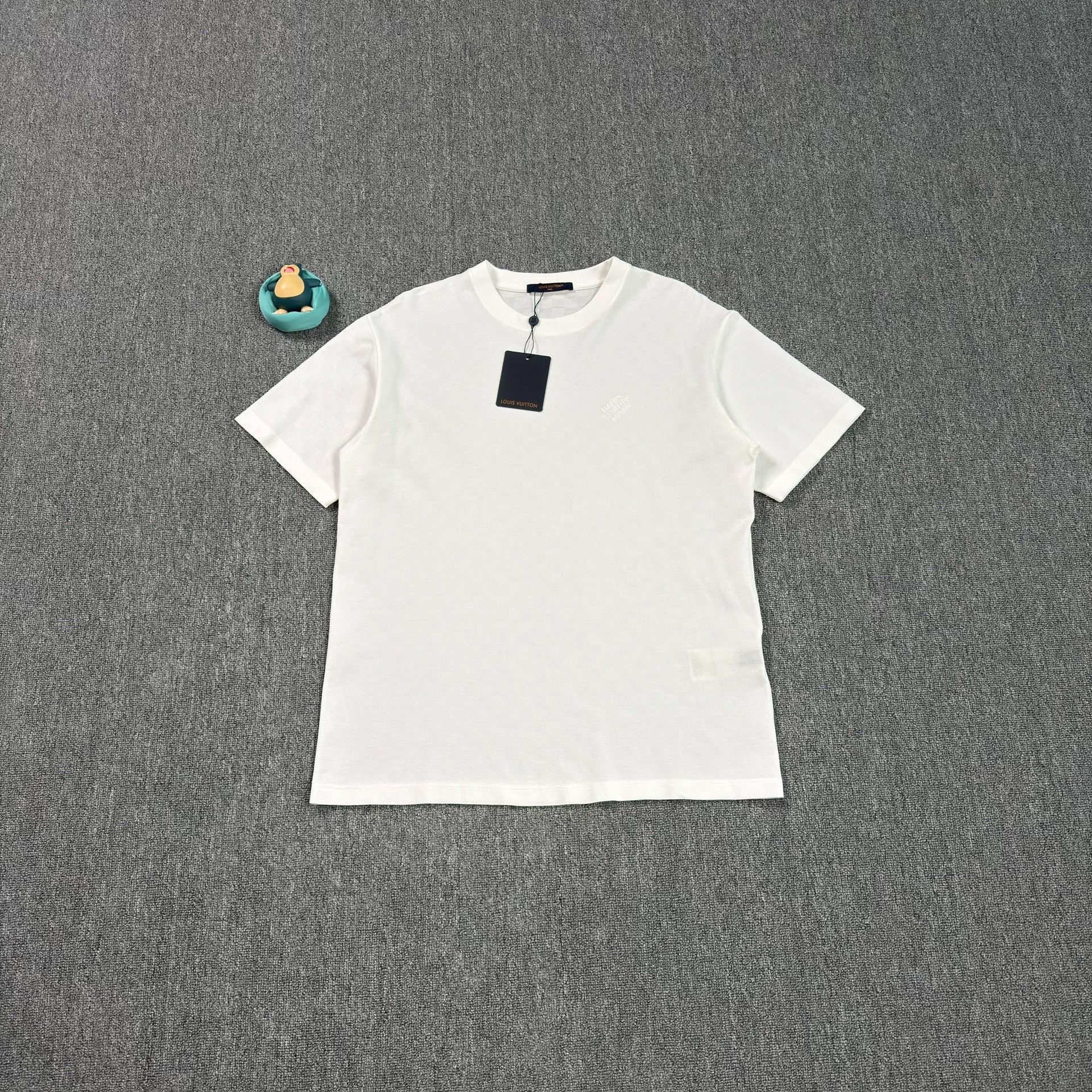 Louis Vuitton Louis Vuitton Damier Embroidered T-Shirt L Size US L / EU 52-54 / 3 - 1 Thumbnail