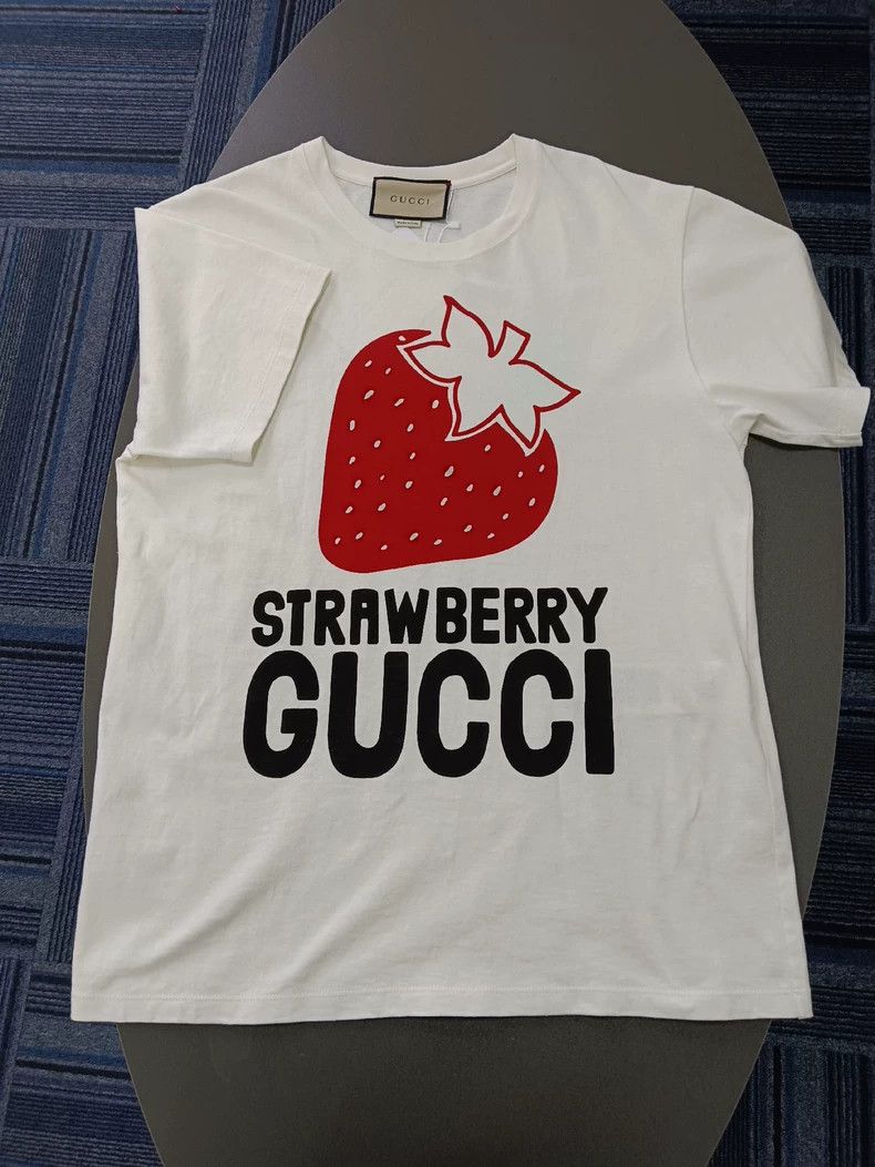 Gucci Gucci Strawberry pattern letter printed short-sleeved T-shi Size US XS / EU 42 / 0 - 1 Thumbnail