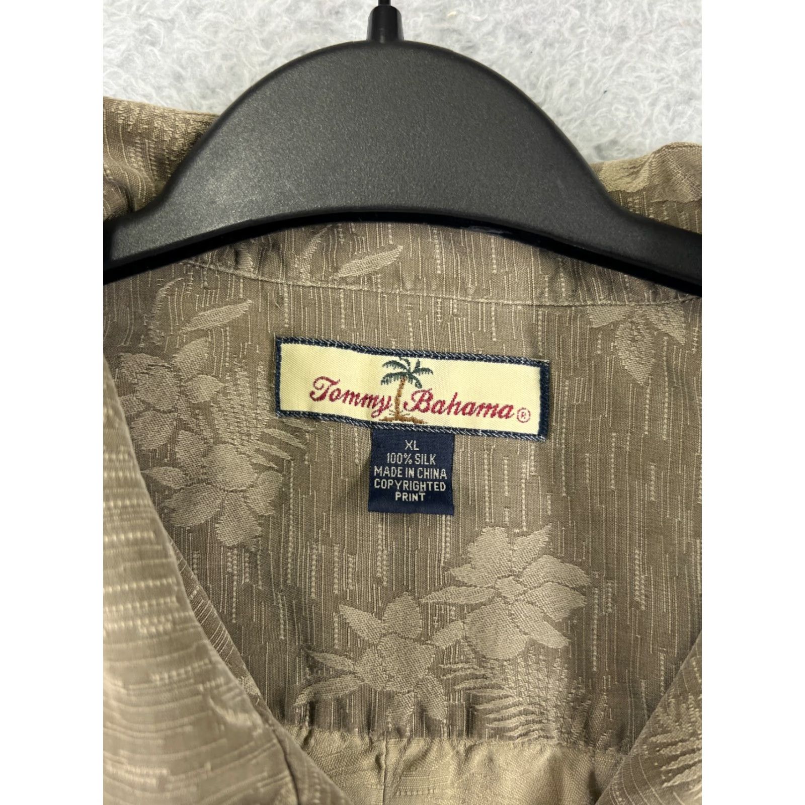 Tommy Bahama VINTAGE Tommy Bahama Shirt Mens Extra Large Beige Floral Hawaiian Button Up Silk Camp Size US XL / EU 56 / 4 - 3 Thumbnail