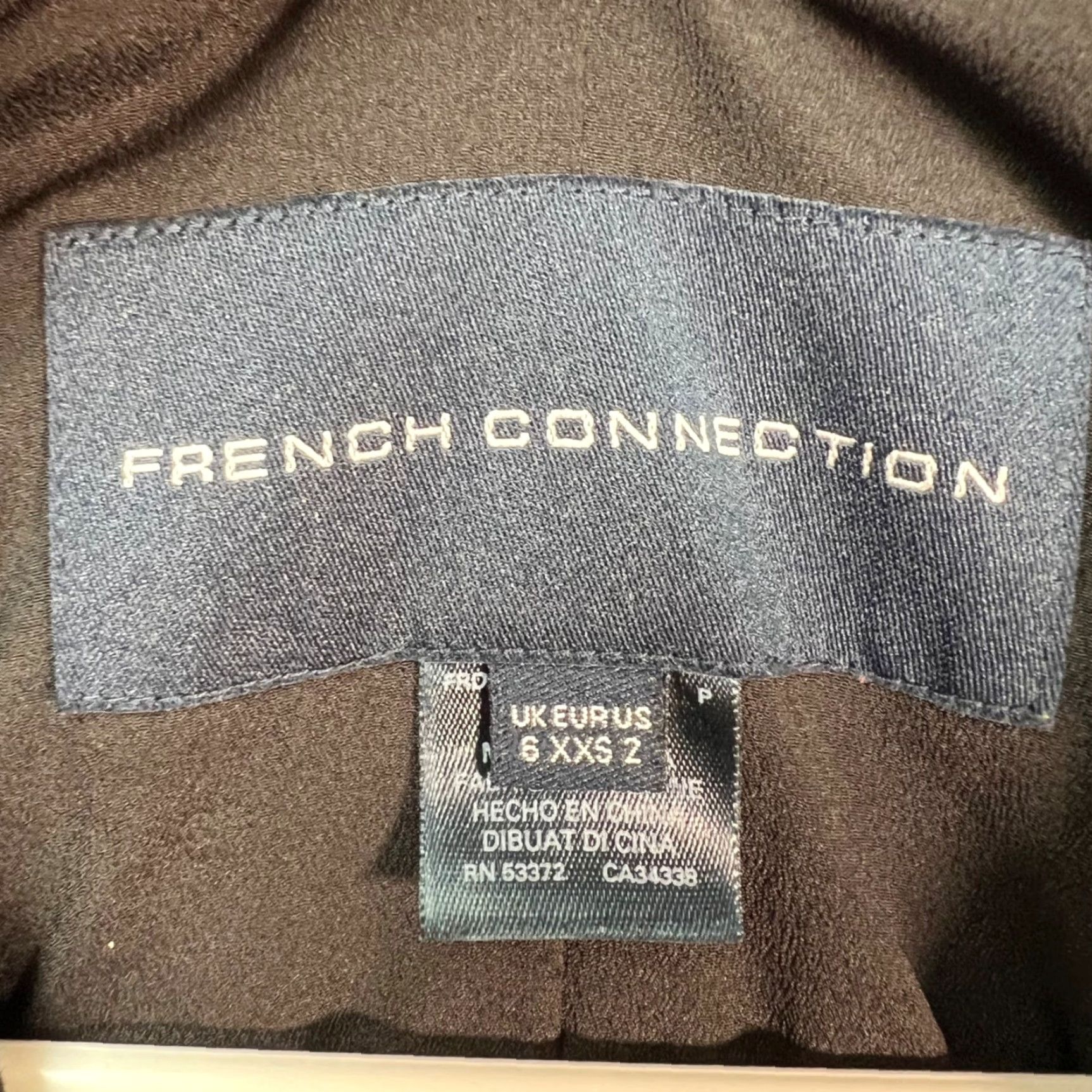 French Connection French Connection Womens Size 2 Black Sleeveless Double-Breasted Vest Shirt Womens Black Sleeveless Double-Breasted Vest Portrait Size XS / US 0-2 / IT 36-38 - 3 Thumbnail