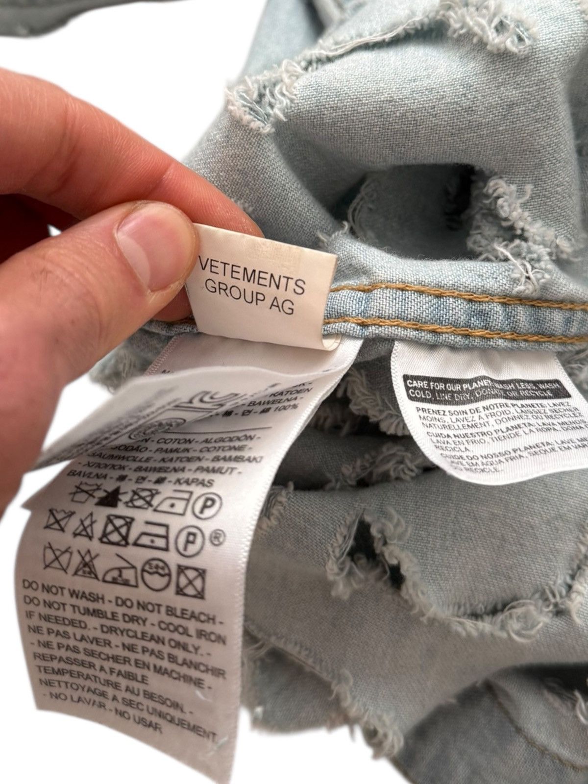 Vetements X Levi’s Shred Thrashed Cutout Denim Shirt Size US M / EU 48-50 / 2 - 11 Thumbnail
