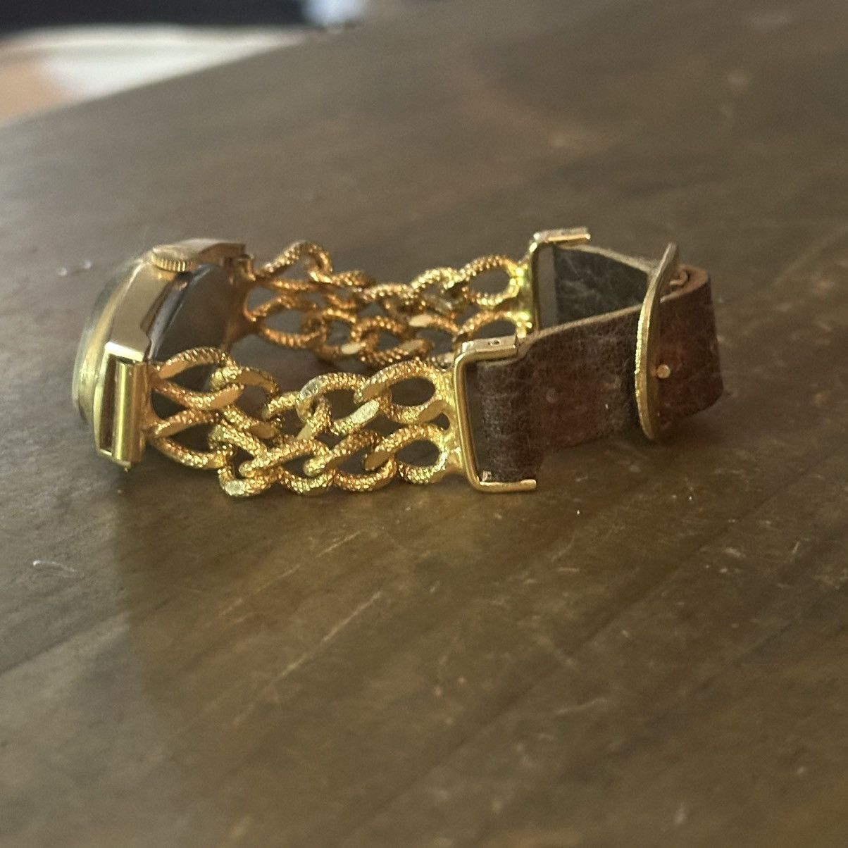 Vintage Vintage Lucerne gold tone chain and leather band watch Size ONE SIZE - 8 Thumbnail
