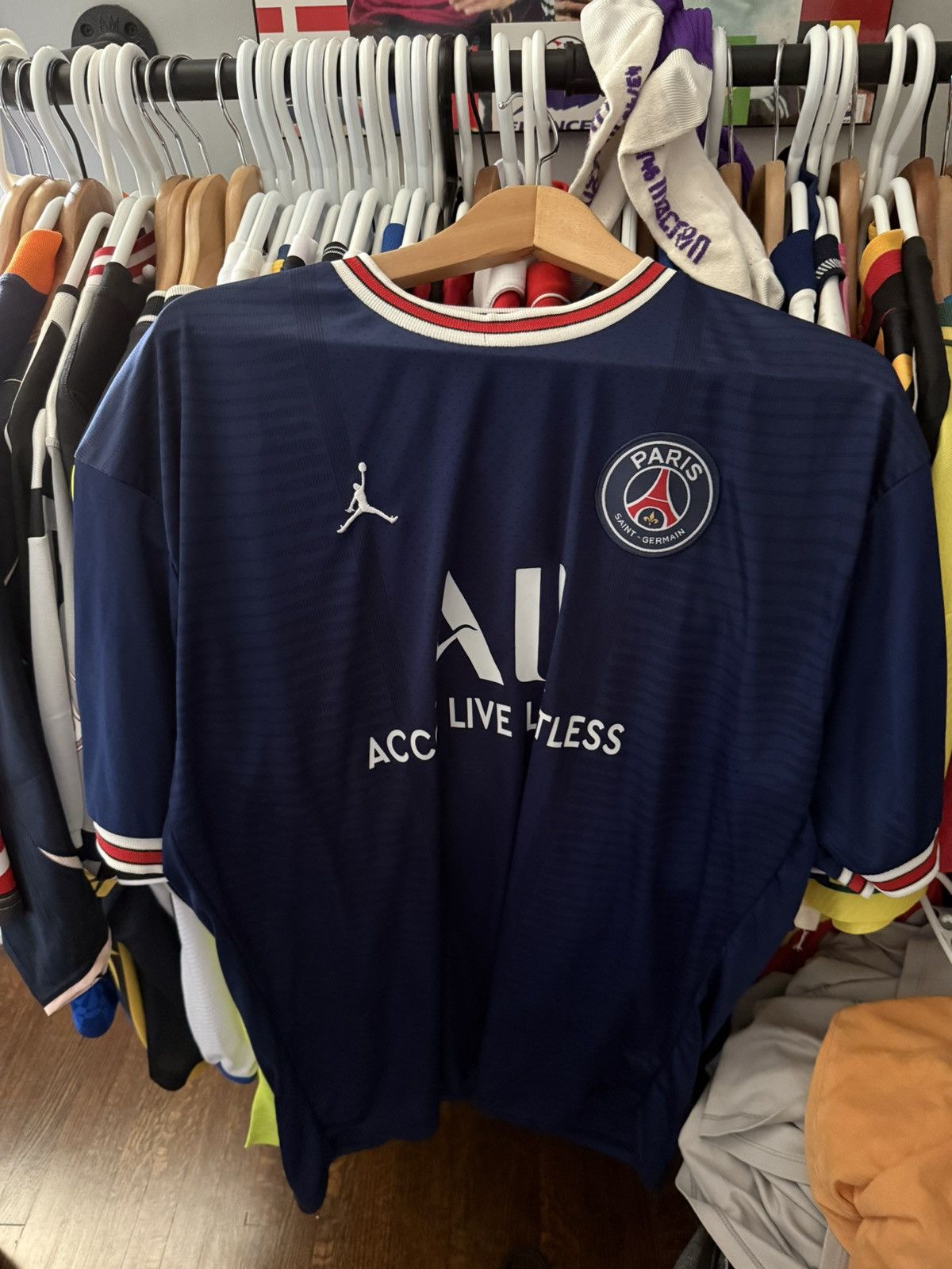 Nike PSG 2021-22 home jersey Size US L / EU 52-54 / 3 - 1 Thumbnail
