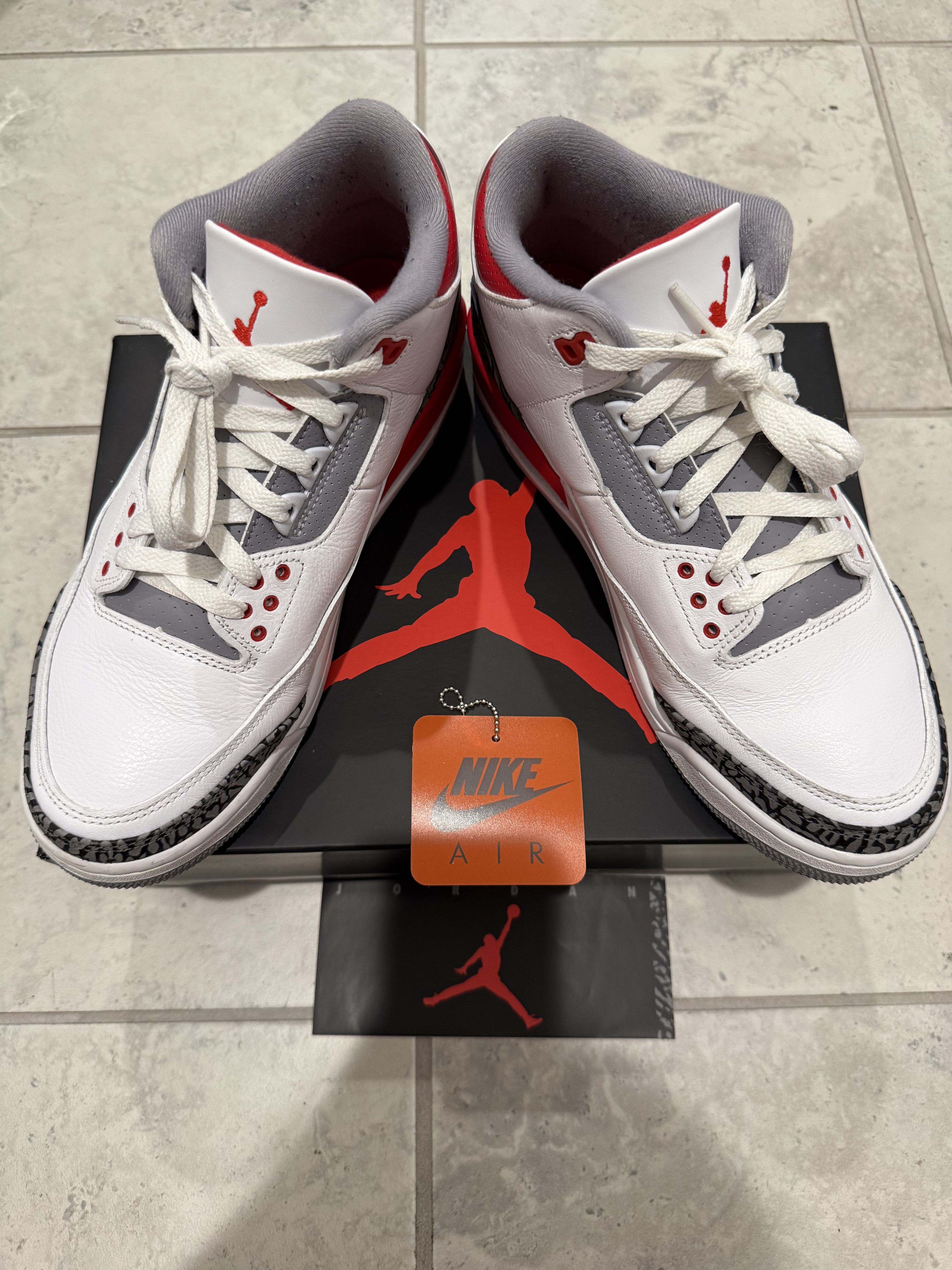 Jordan Brand Air Jordan 3 Retro Fire Red (2022) DN3707-160 US Men's 9.5 Size US 9.5 / EU 42-43 - 1 Thumbnail