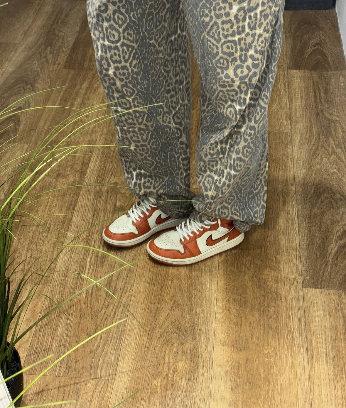 Nike VINTAGE NIKE AIR JORDAN ORANGE WMNS SNEAKERS Size US 7 / IT 37 - 10 Thumbnail