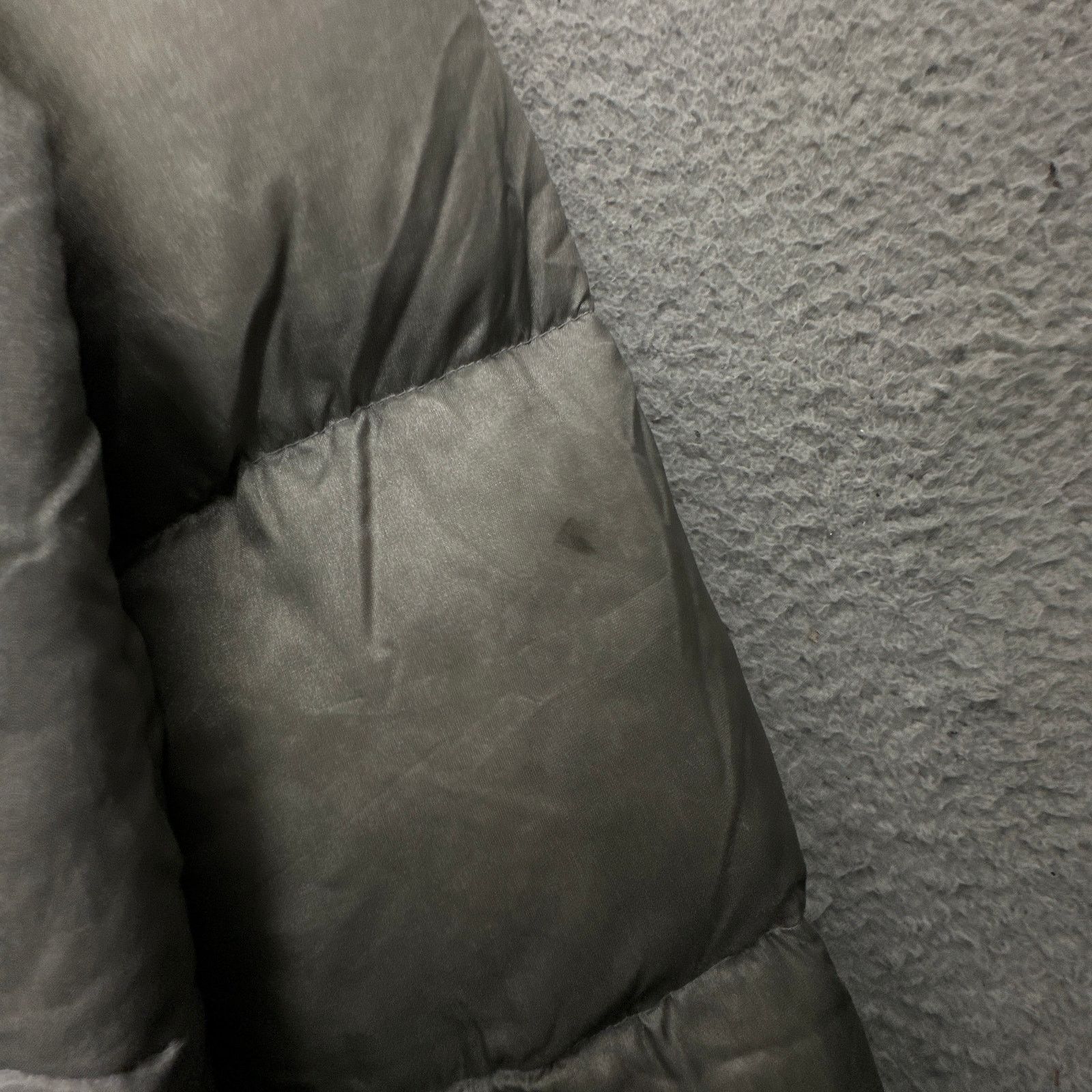 Calvin Klein Vintage Calvin Klein Down Puffer Jacket Gray XL STAINED Size US XL / EU 56 / 4 - 7 Thumbnail