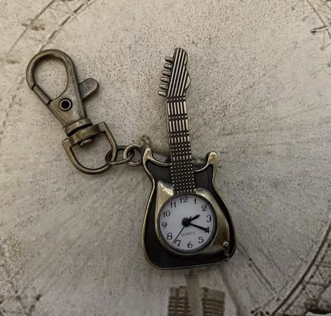 Jewelry Retro Style Bronze Guitar Keychain Watch Size ONE SIZE - 1 Thumbnail