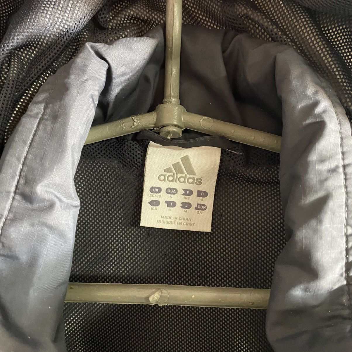 Adidas Vintage Adidas Liverpool Jacket Streetwear Rare Style Casual Size US L / EU 52-54 / 3 - 4 Thumbnail