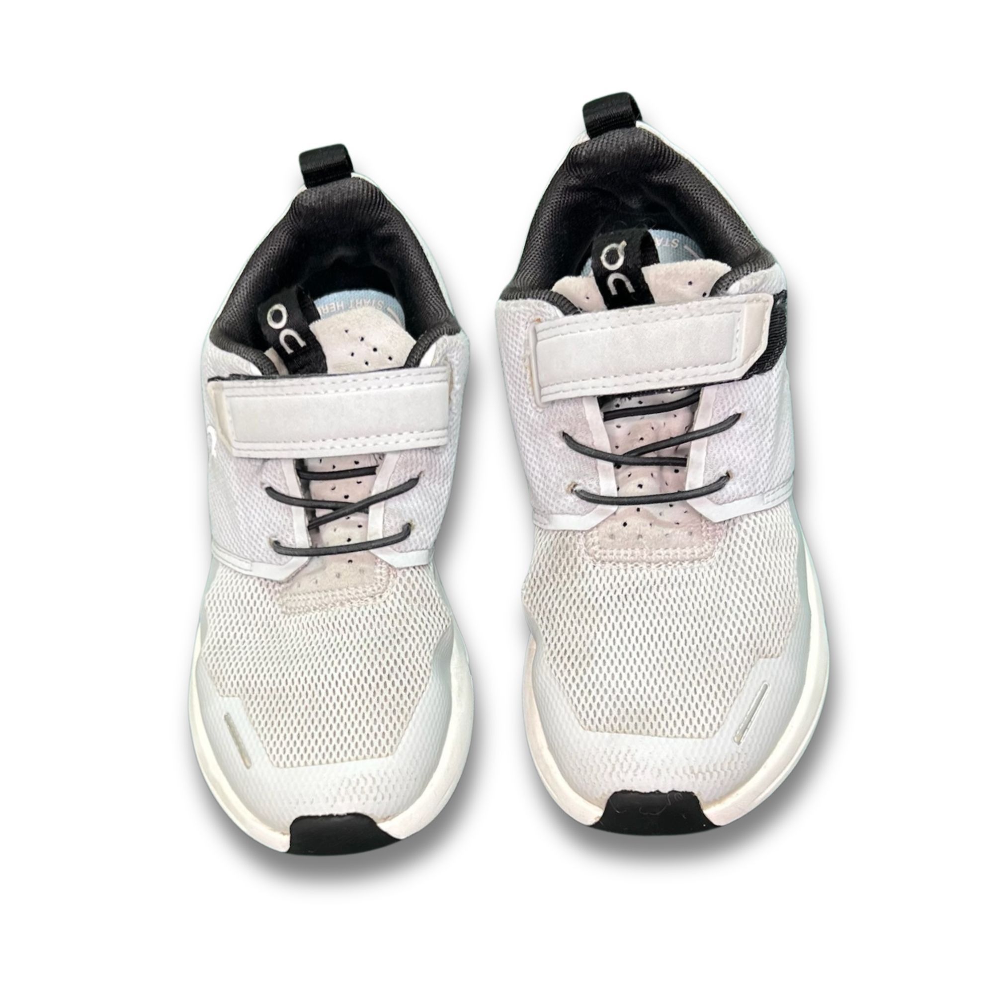 On On Running Kids Cloud Play Trainers Size 13 White & Black Br Size US 13 / EU 46 - 2 Thumbnail