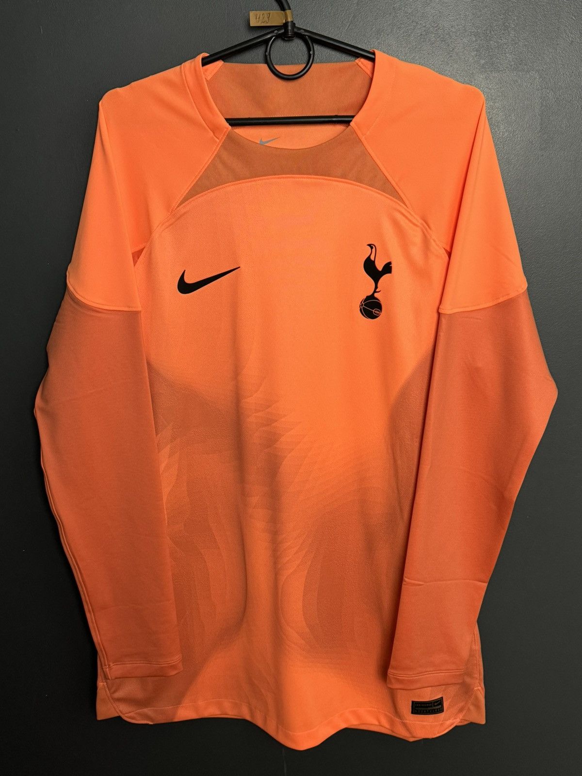 Nike Tottenham Hotspur 22/23 Goalkeeper Football Jersey Size US L / EU 52-54 / 3 - 1 Thumbnail