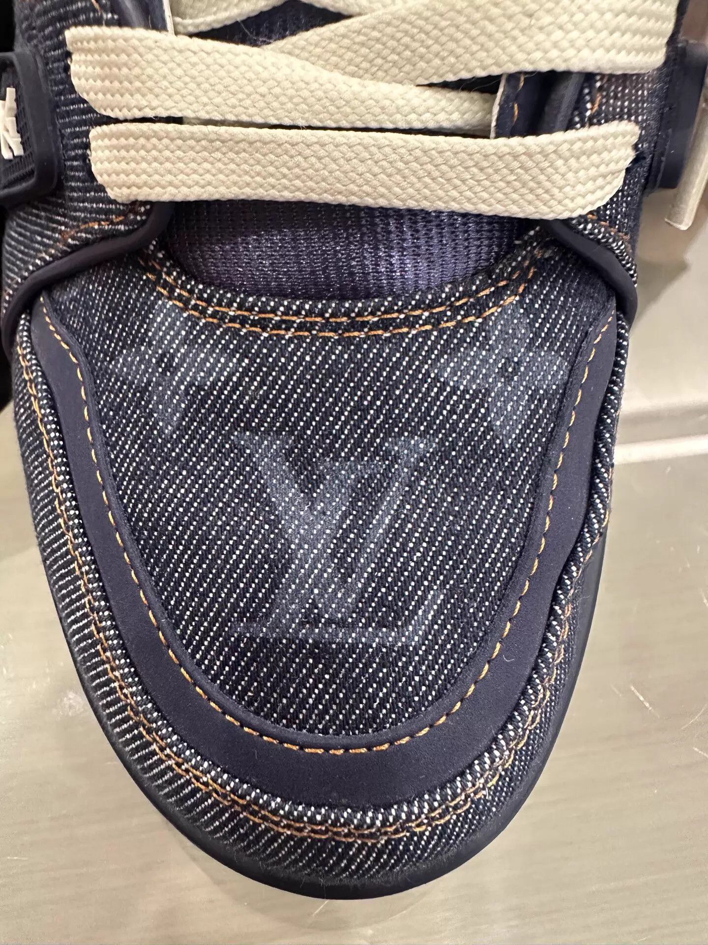 Louis Vuitton LV Men's Dark Blue Denim Monogram Trainer 5 (39) Size US 6 / EU 39 - 7 Thumbnail