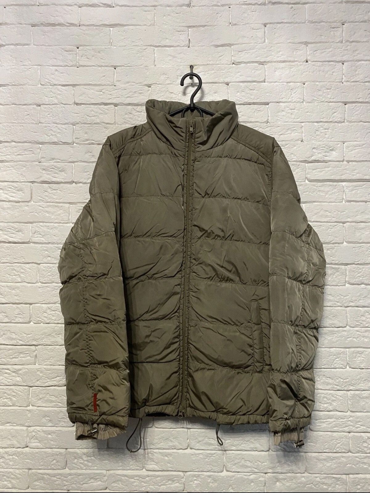 Prada Vintage Nylon Prada Ski Puffer Jacket Red Tab Sz M Size US M / EU 48-50 / 2 - 1 Thumbnail