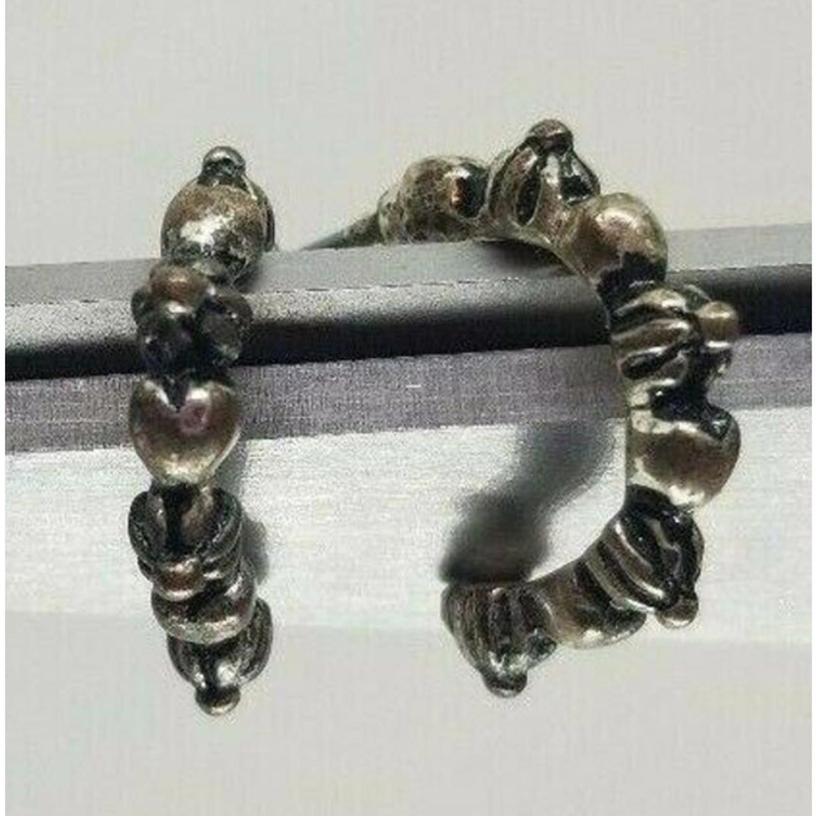 The Unbranded Brand Earrings Small Silver Toned Hoops Pierced 1 Pair Detailed Be Size ONE SIZE - 4 Thumbnail