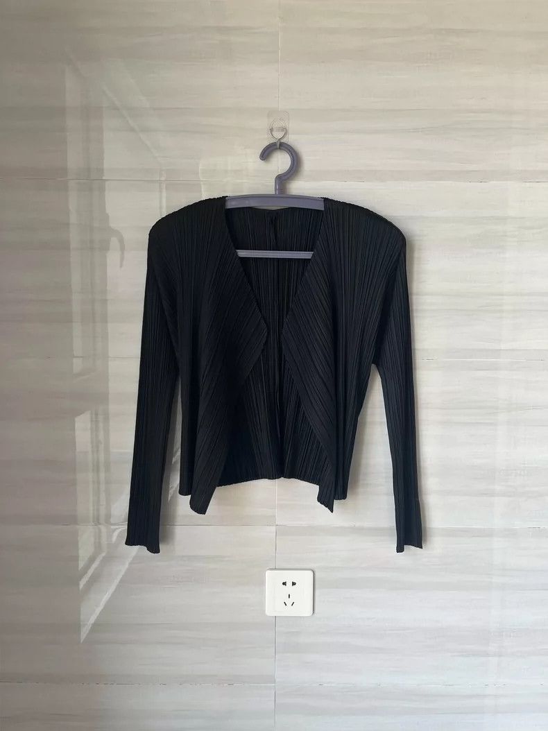Issey Miyake Issey Miyake size:3 Black pleated cardigan Size XS / US 0-2 / IT 36-38 - 1 Thumbnail