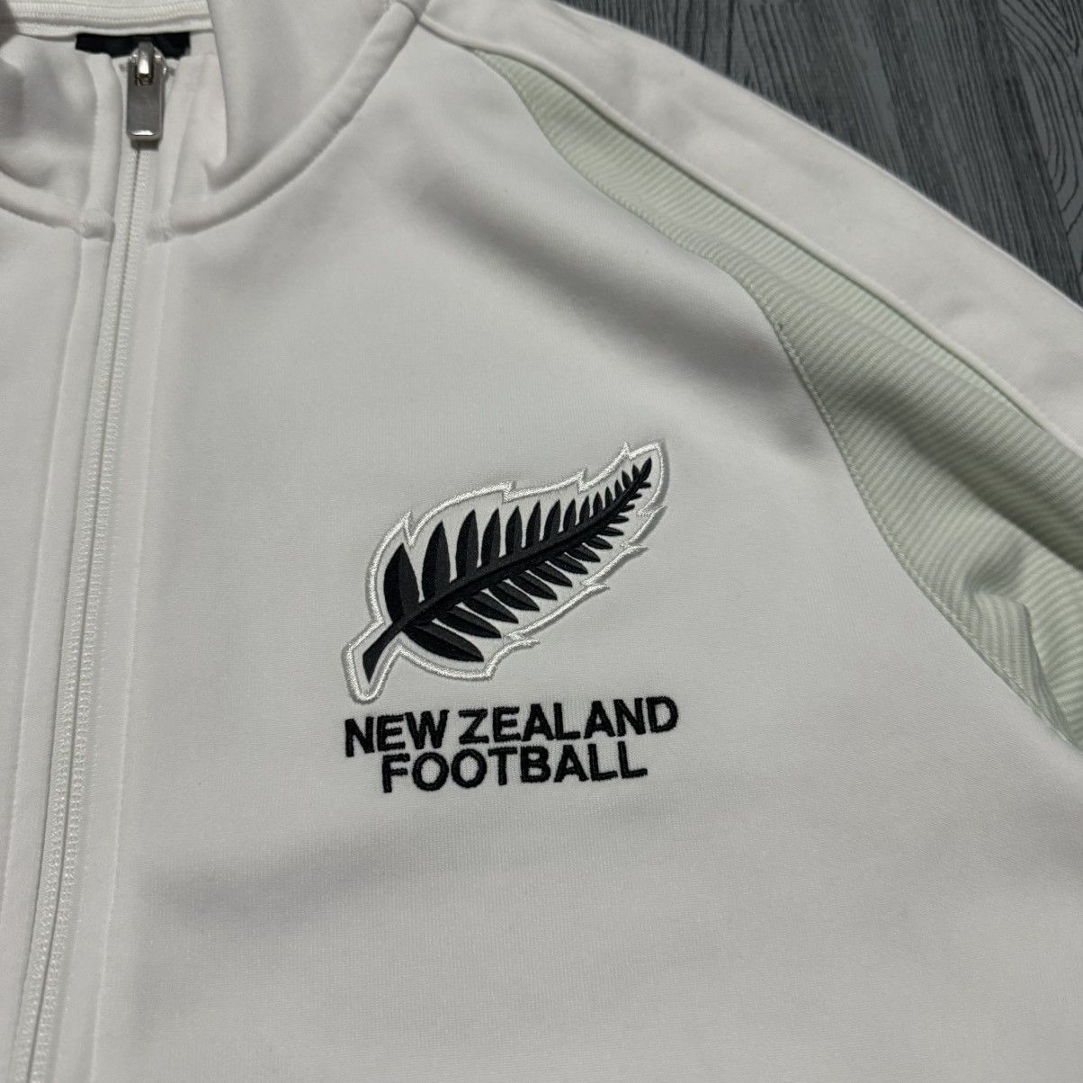 Nike Nike New Zealand Football Sportswear Jacket Size US L / EU 52-54 / 3 - 5 Thumbnail