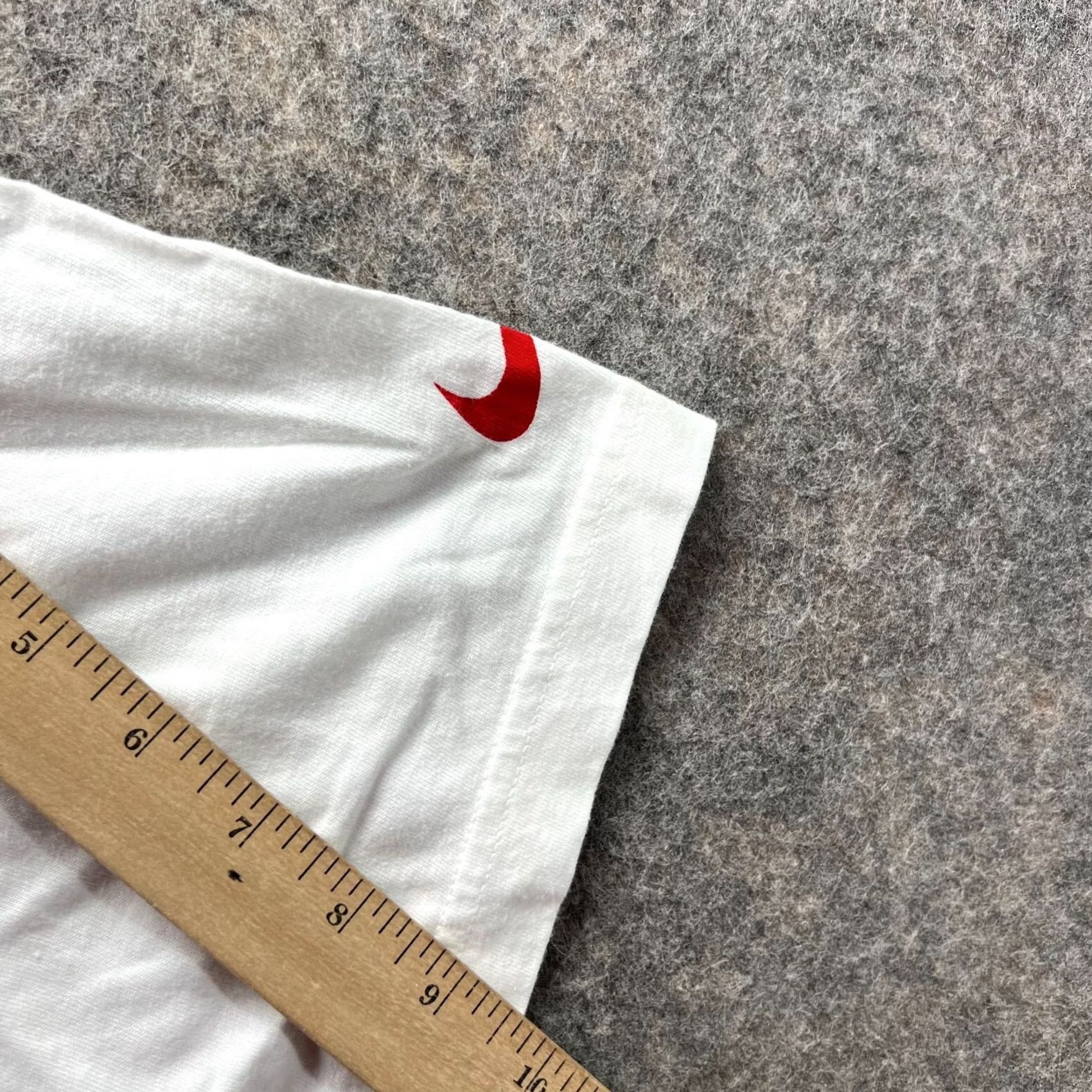 Nike Nike Shirt Men Small White Crewneck New England Patriots 1979 Retro Vintage Shirt Mens Small White Nike Crewneck Patriots 1979 Retro Size US S / EU 44-46 / 1 - 6 Thumbnail