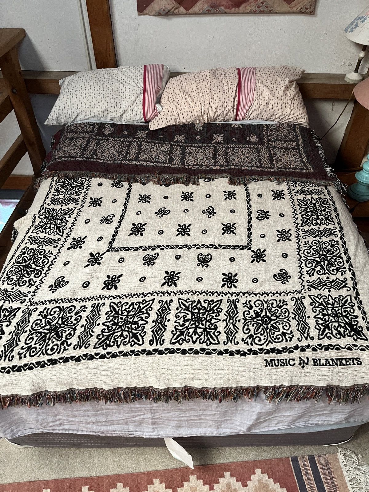 Handmade Giant Bandana Blanket (Black & Cream) Size ONE SIZE - 10 Thumbnail