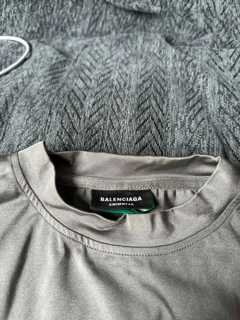 Balenciaga Balenciaga Silver Short Sleeve T-shirt. Size US S / EU 44-46 / 1 - 3 Thumbnail