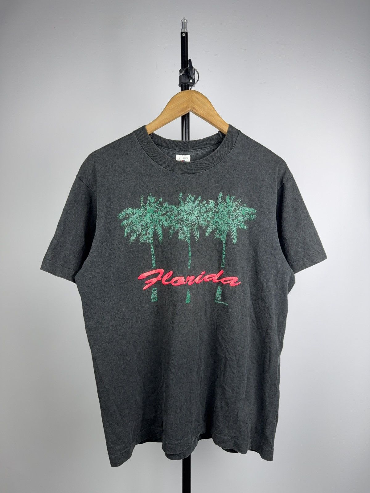 Vintage VNTG 90s Retro Florida Palm Trees USA Distressed Faded Tee Size US L / EU 52-54 / 3 - 1 Thumbnail