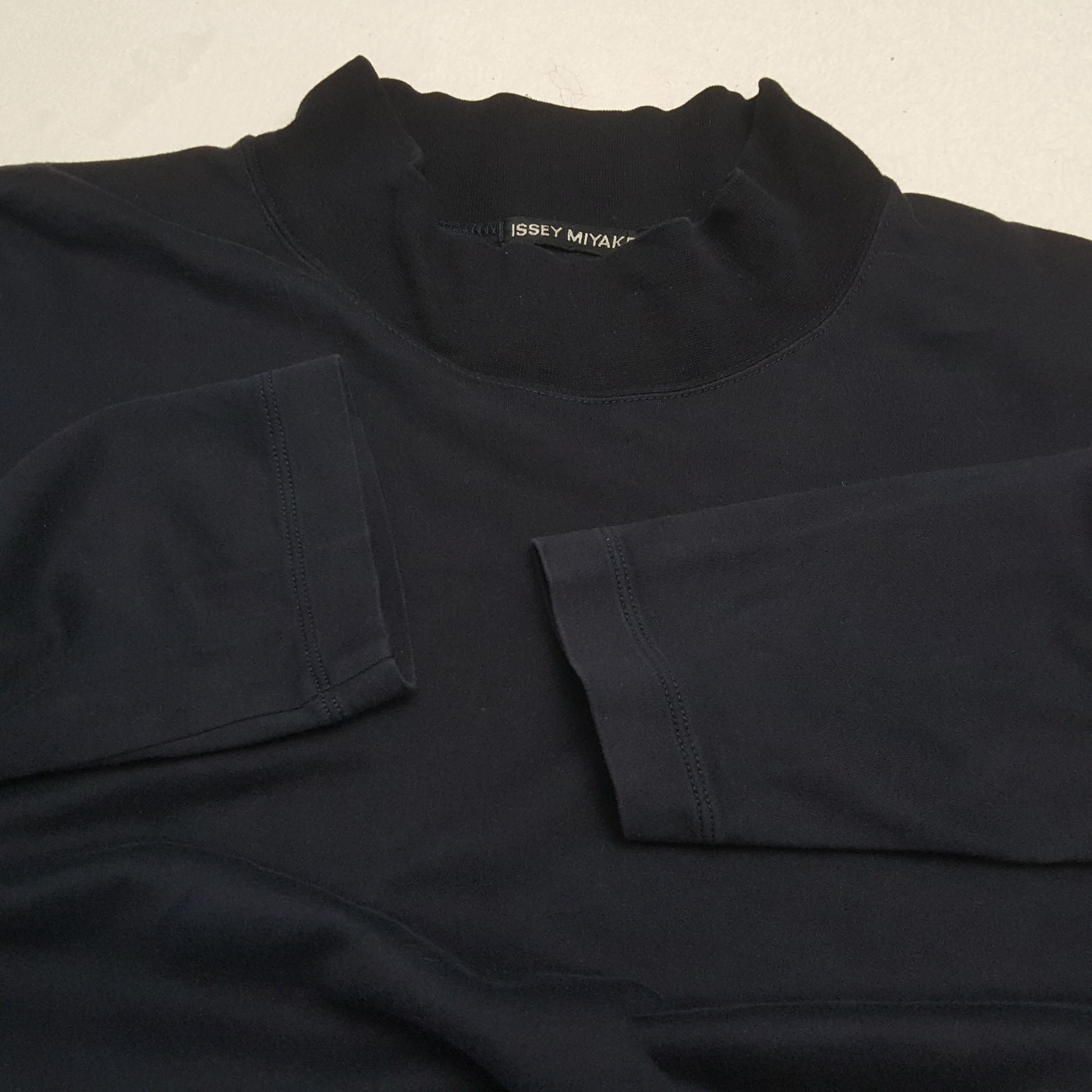 Issey Miyake × Japanese Brand × Vintage ISSEY MIYAKE Japanese Fashion Designer Longslevee Tshirt Size US L / EU 52-54 / 3 - 8 Thumbnail