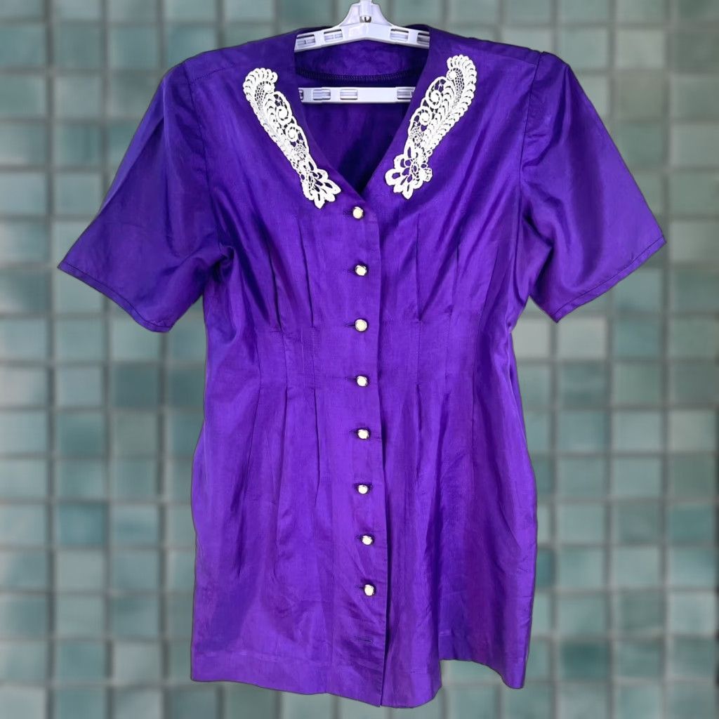 Vintage VINTAGE Pearl Blouse Womens M Purple Lace Front Buttons Pockets Tie Back 80s Size M / US 6-8 / IT 42-44 - 1 Thumbnail
