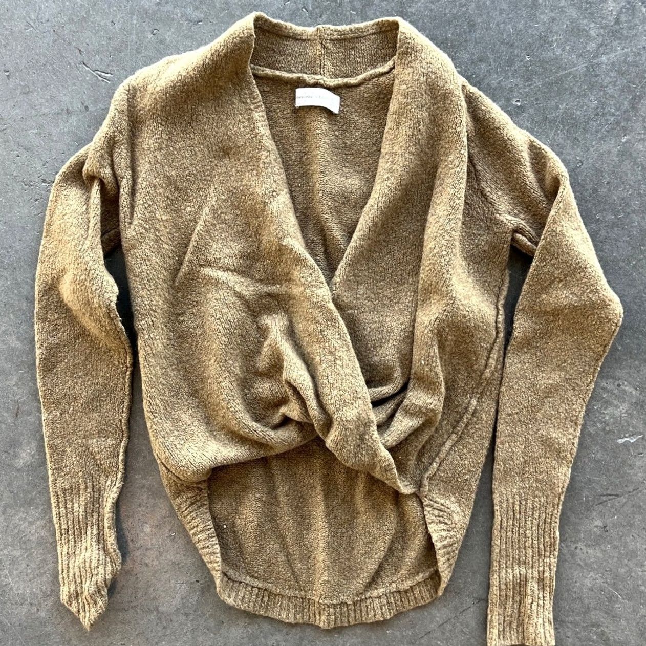 Abercrombie & Fitch VINTAGE Abercrombie & Fitch Twist Front Pullover Brown Sweater Women’s XS Size XS / US 0-2 / IT 36-38 - 2 Thumbnail